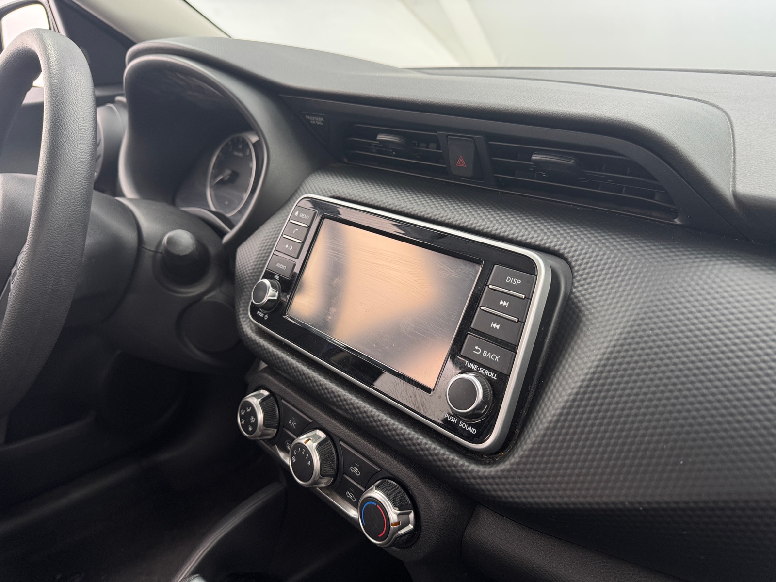 Thumbnail: 2021 Nissan Kicks - 4