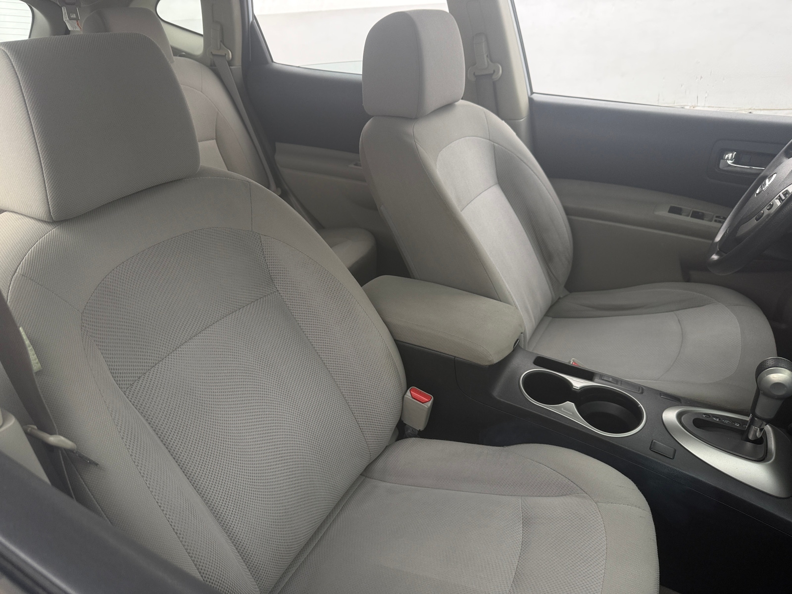 Thumbnail: 2015 Nissan Rogue - 2