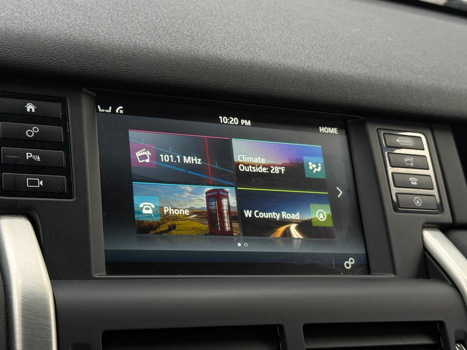 Thumbnail: 2019 Land Rover Discovery Sport - 3