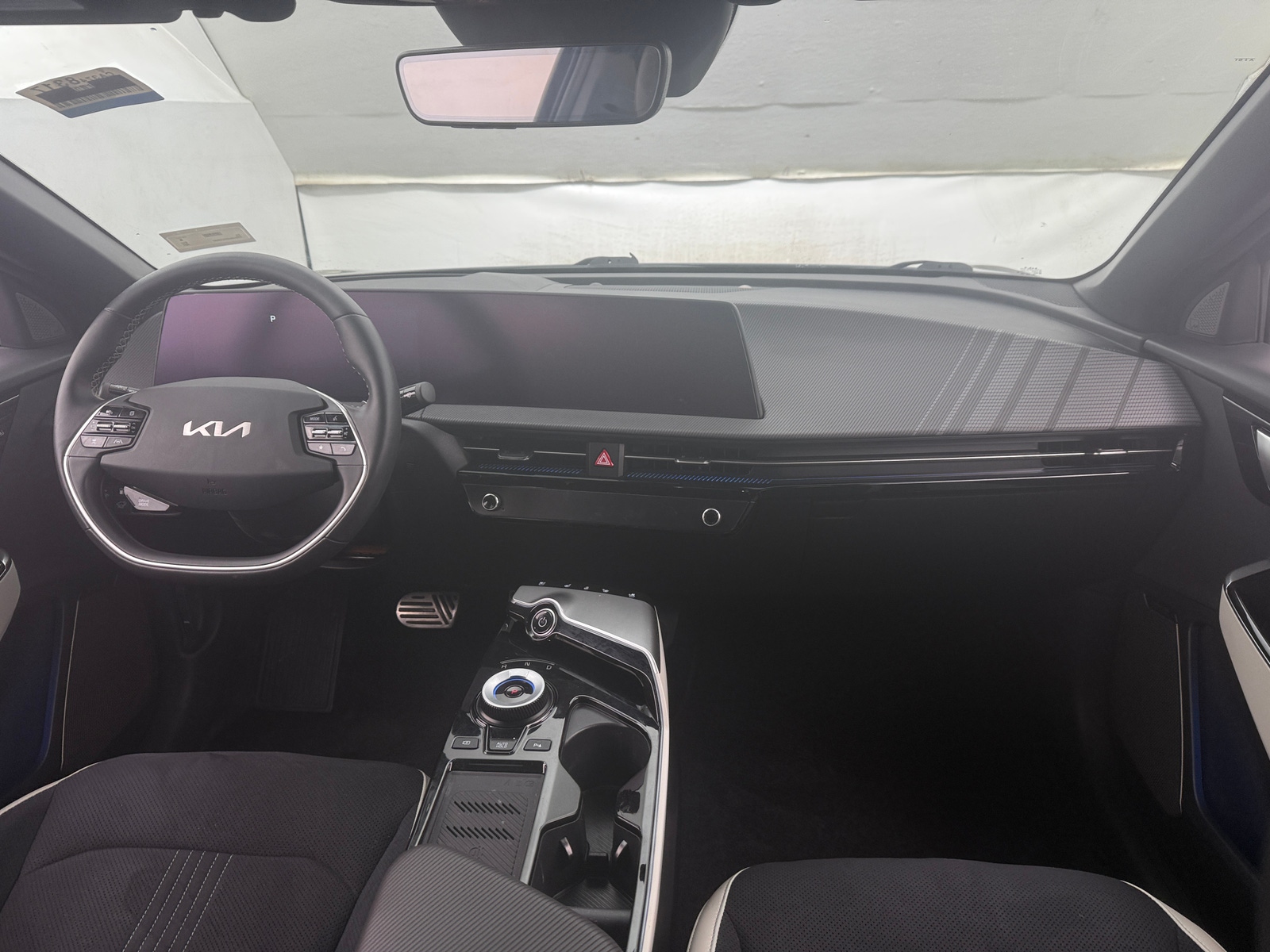 Thumbnail: 2023 Kia EV6 - 3