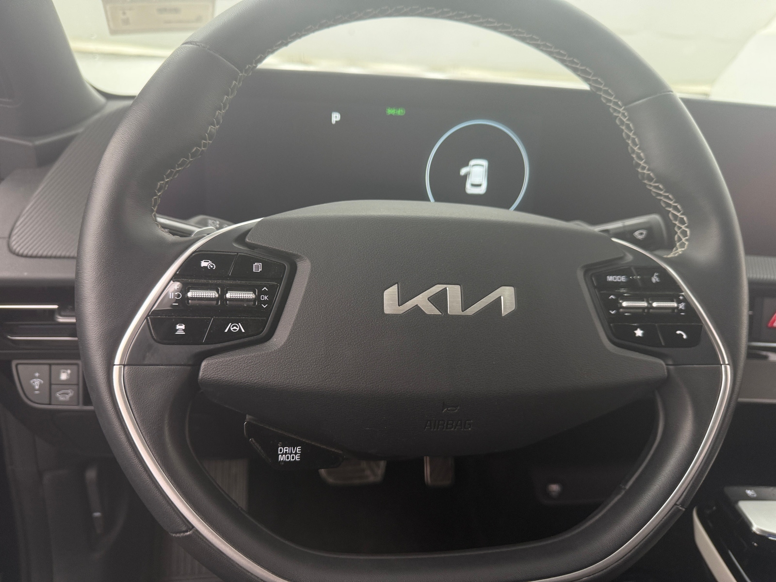 Thumbnail: 2023 Kia EV6 - 5