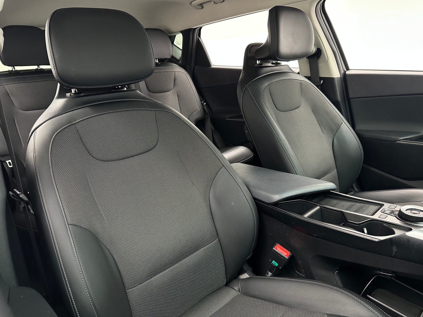 Thumbnail: 2022 Kia EV6 - 2