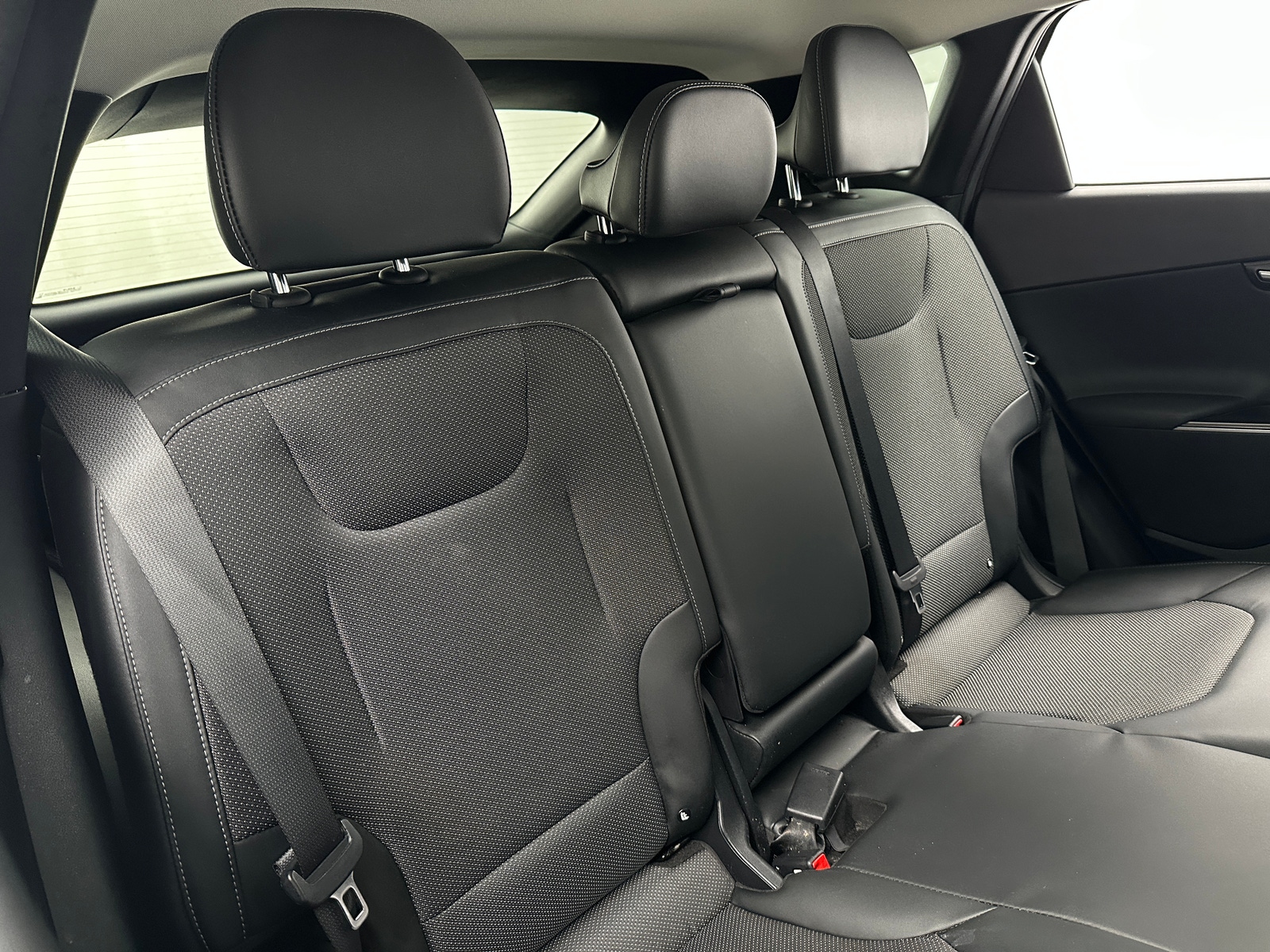 Thumbnail: 2022 Kia EV6 - 6