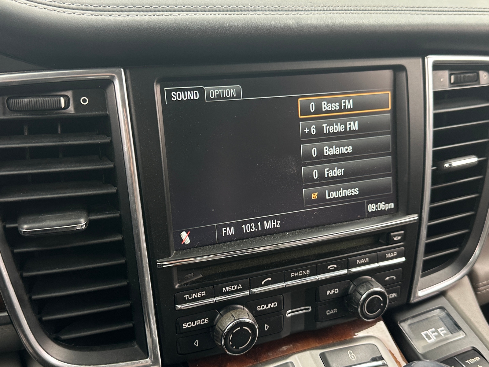 Thumbnail: 2012 Porsche Panamera - 3