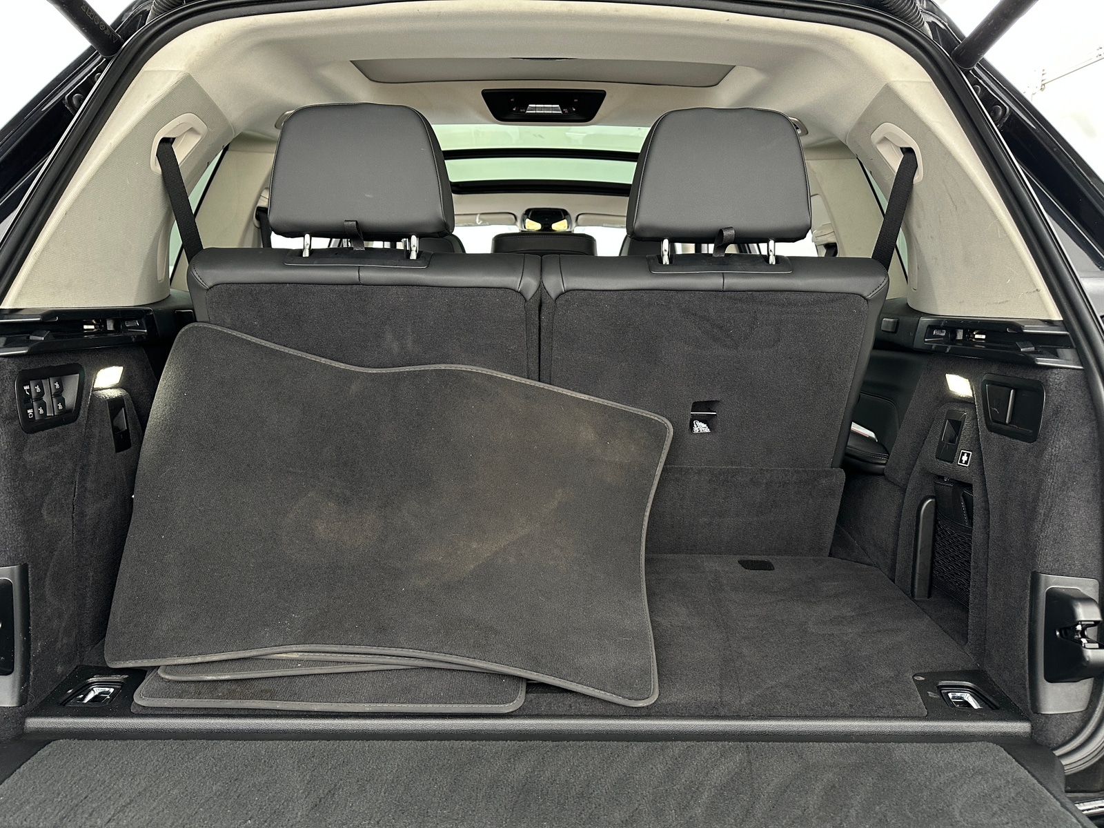 Thumbnail: 2024 BMW X7 - 6