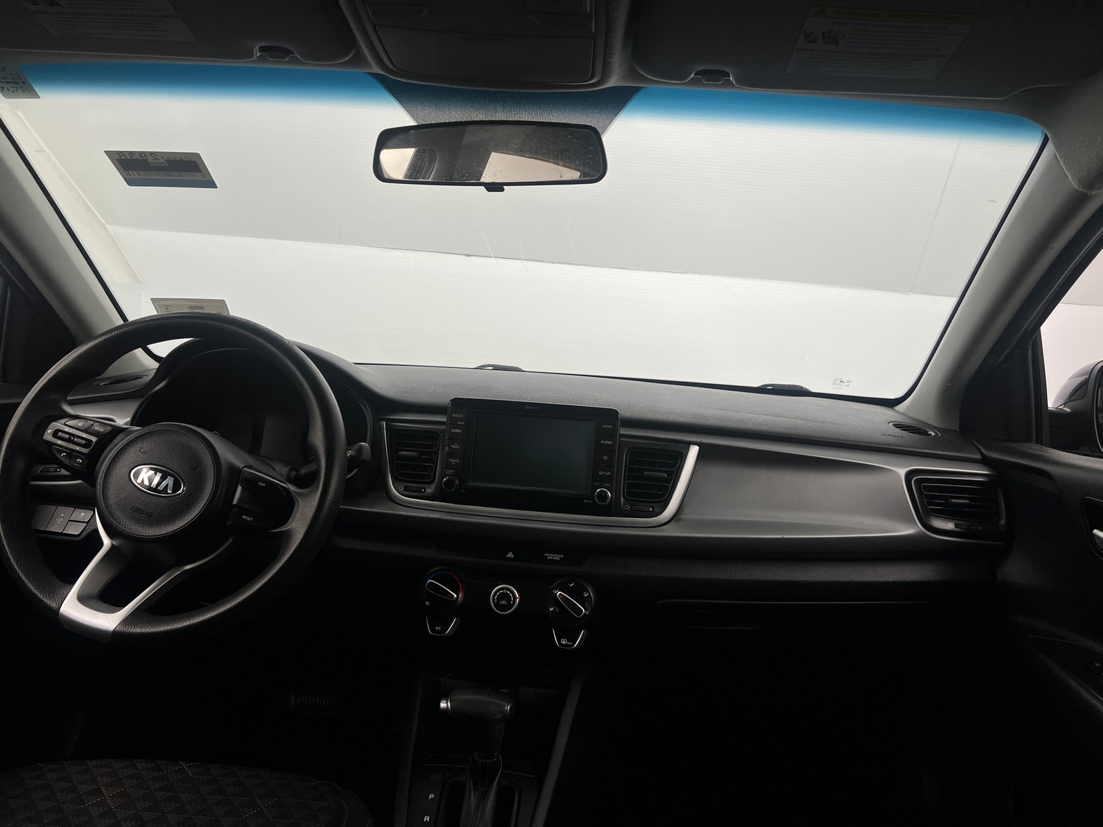 Thumbnail: 2020 Kia Rio - 3