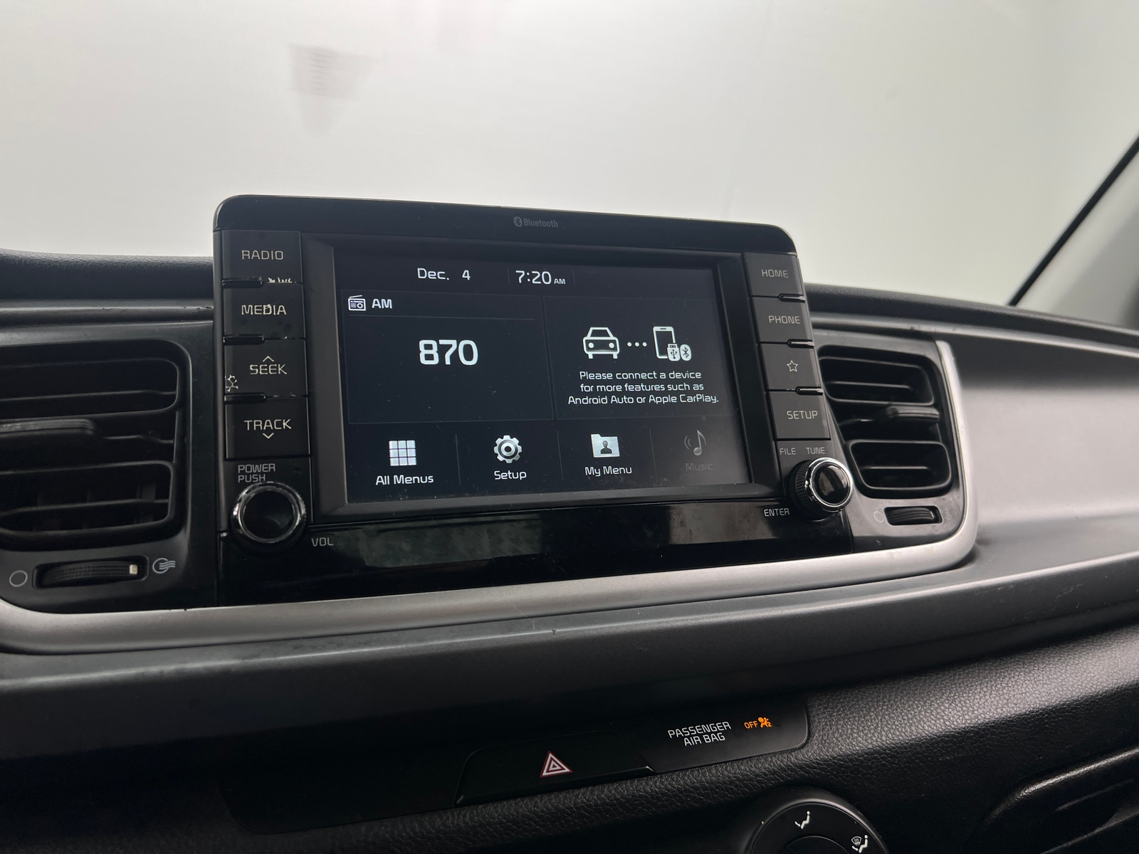 Thumbnail: 2020 Kia Rio - 4