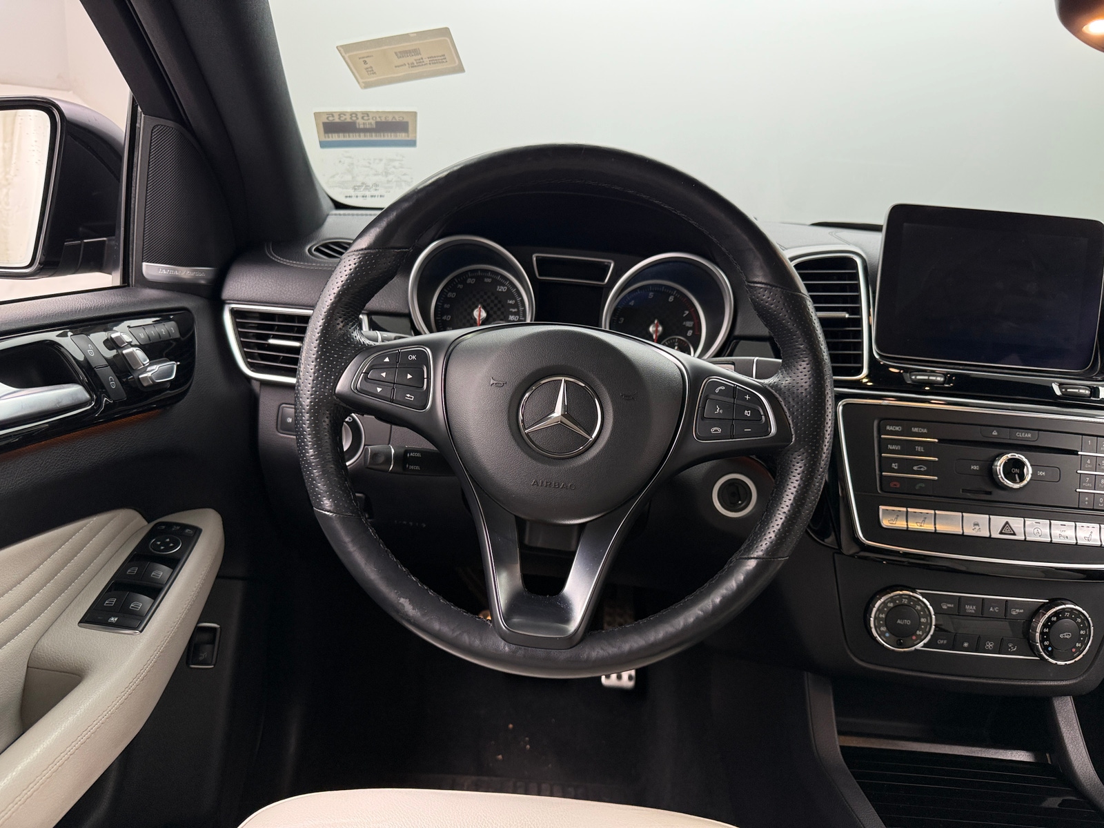 Thumbnail: 2017 Mercedes-Benz GLE - 4