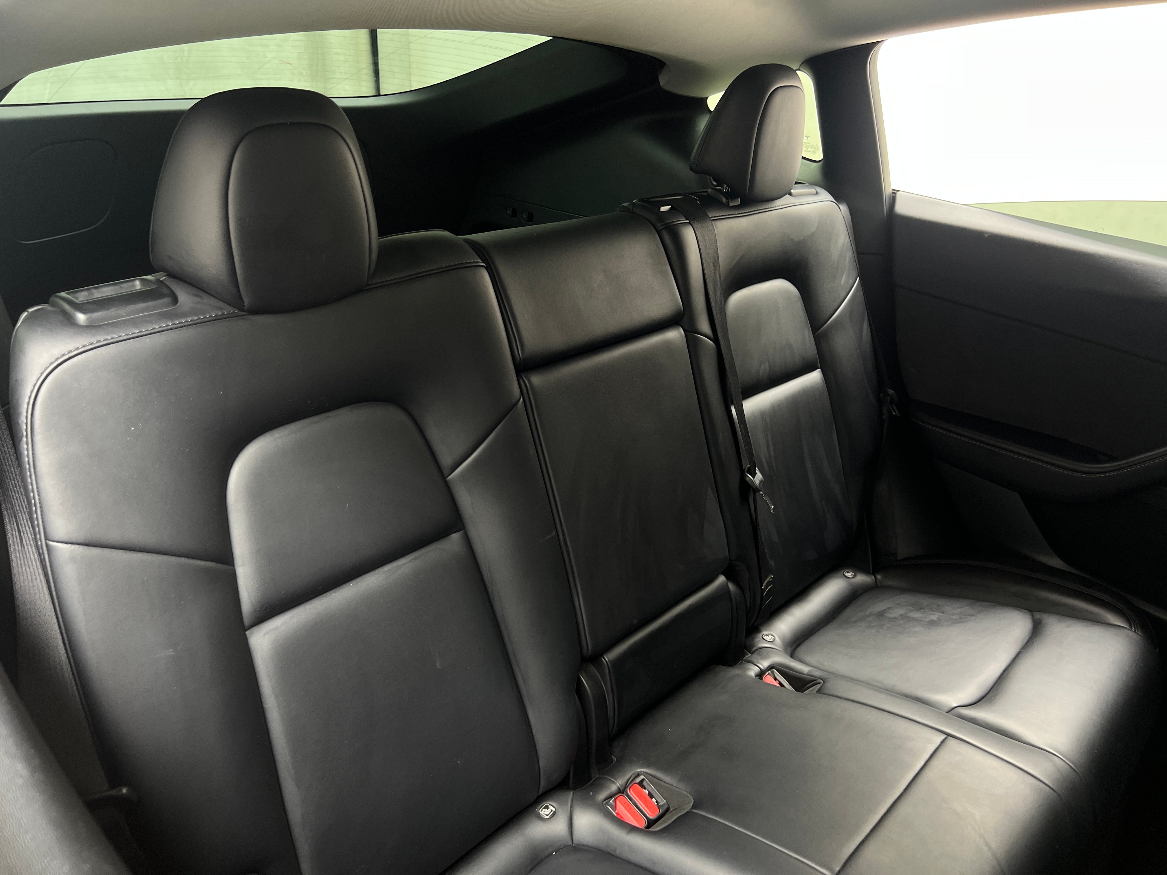 Used 2021 Tesla Model Y Long Range with VIN 5YJYGDEE9MF196439 for sale in Oak Creek, WI