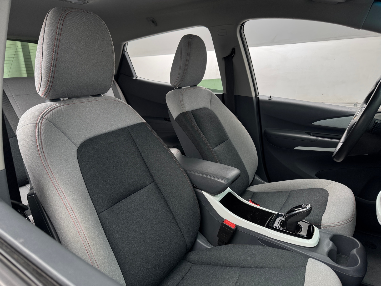 Thumbnail: 2020 Chevrolet Bolt EV - 2