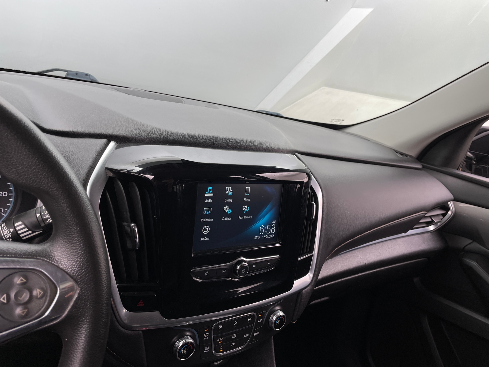 Thumbnail: 2019 Chevrolet Traverse - 4