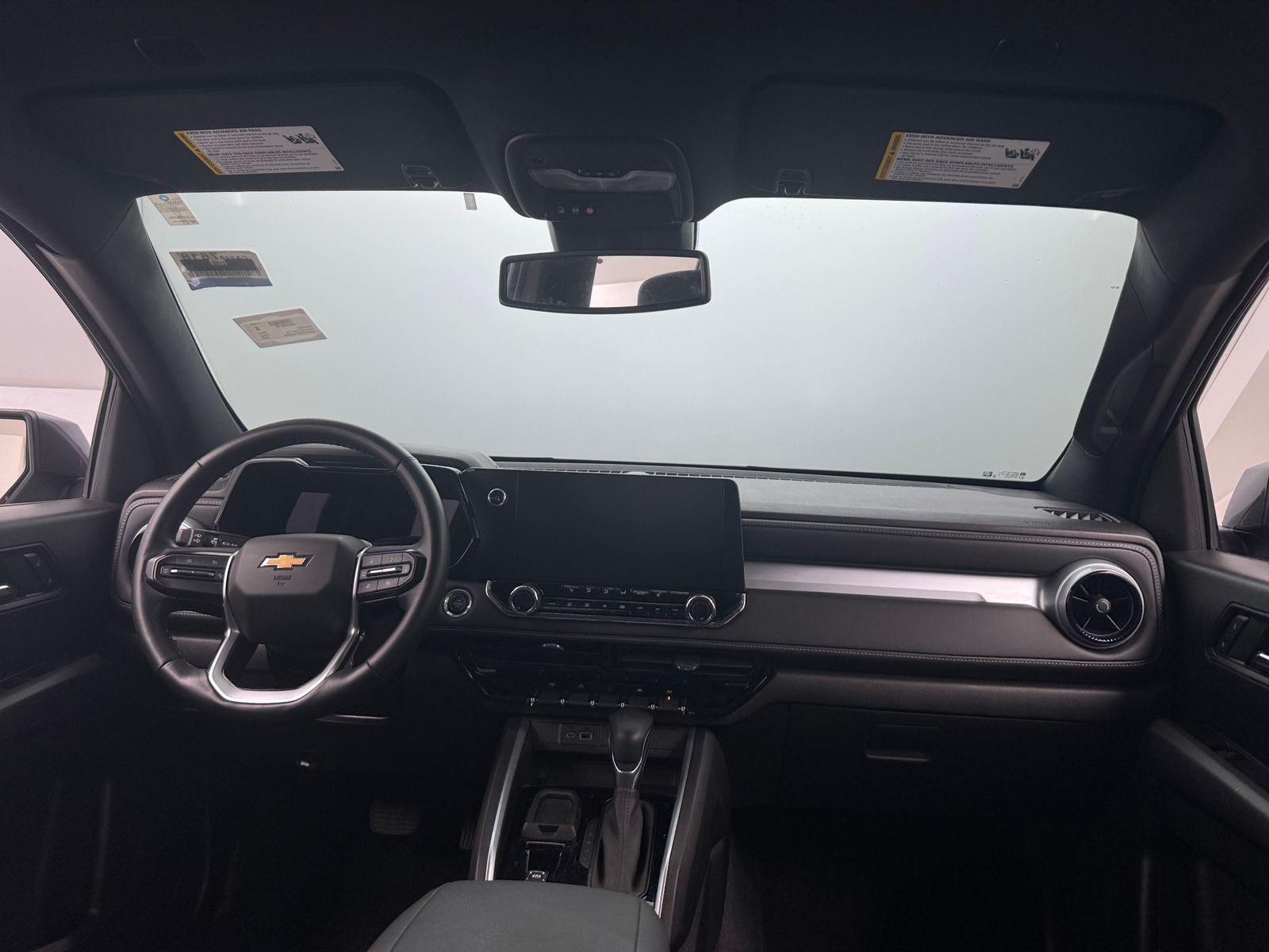 Thumbnail: 2023 Chevrolet Colorado - 3