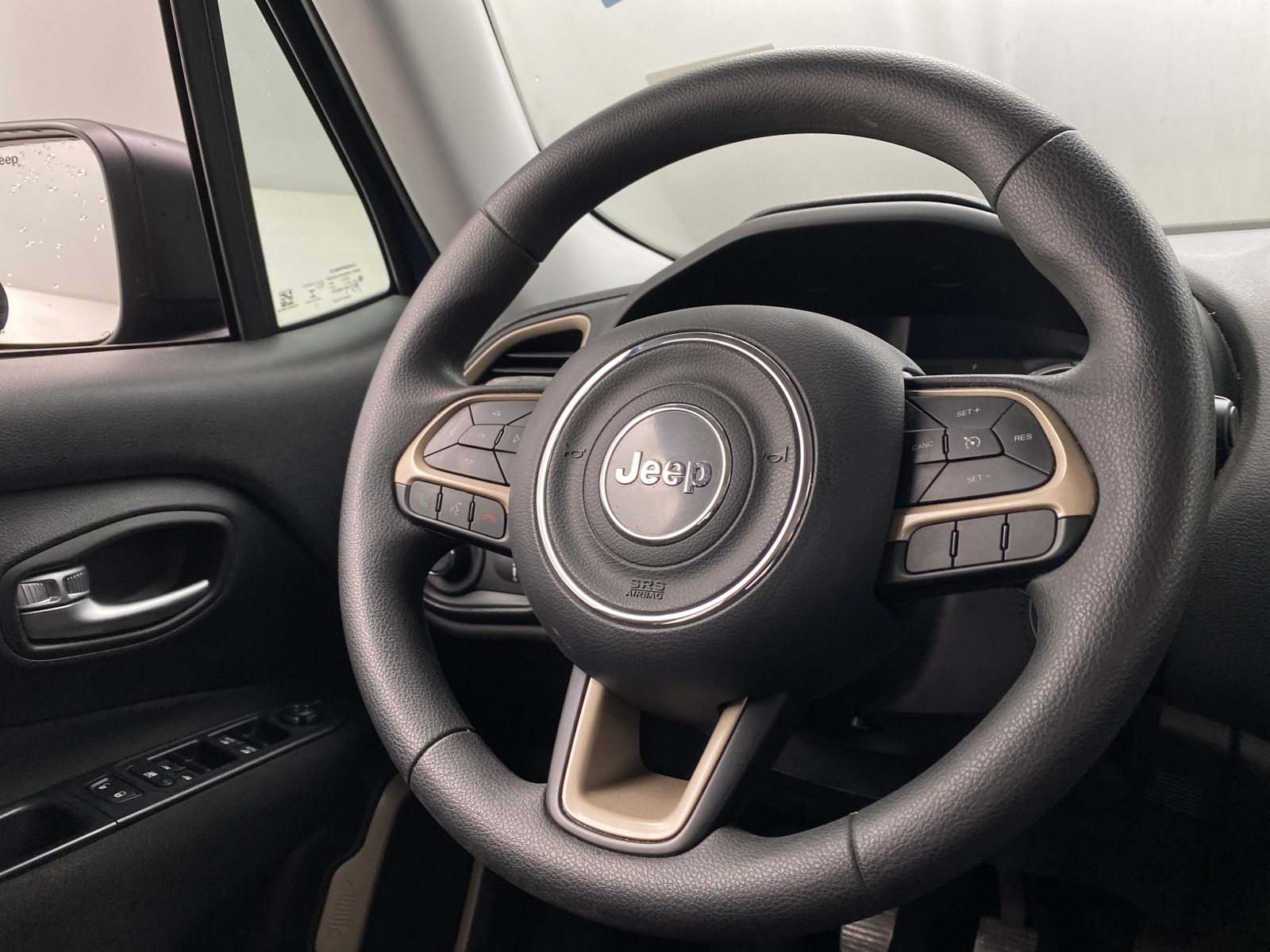 Thumbnail: 2017 Jeep Renegade - 5