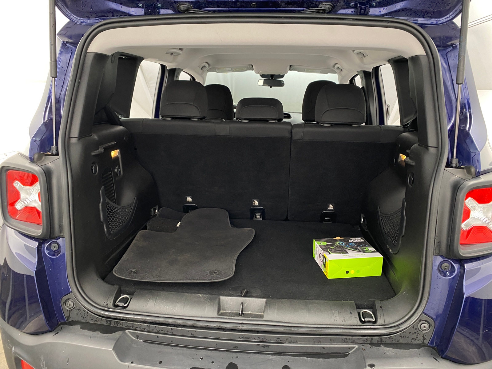 Thumbnail: 2017 Jeep Renegade - 7