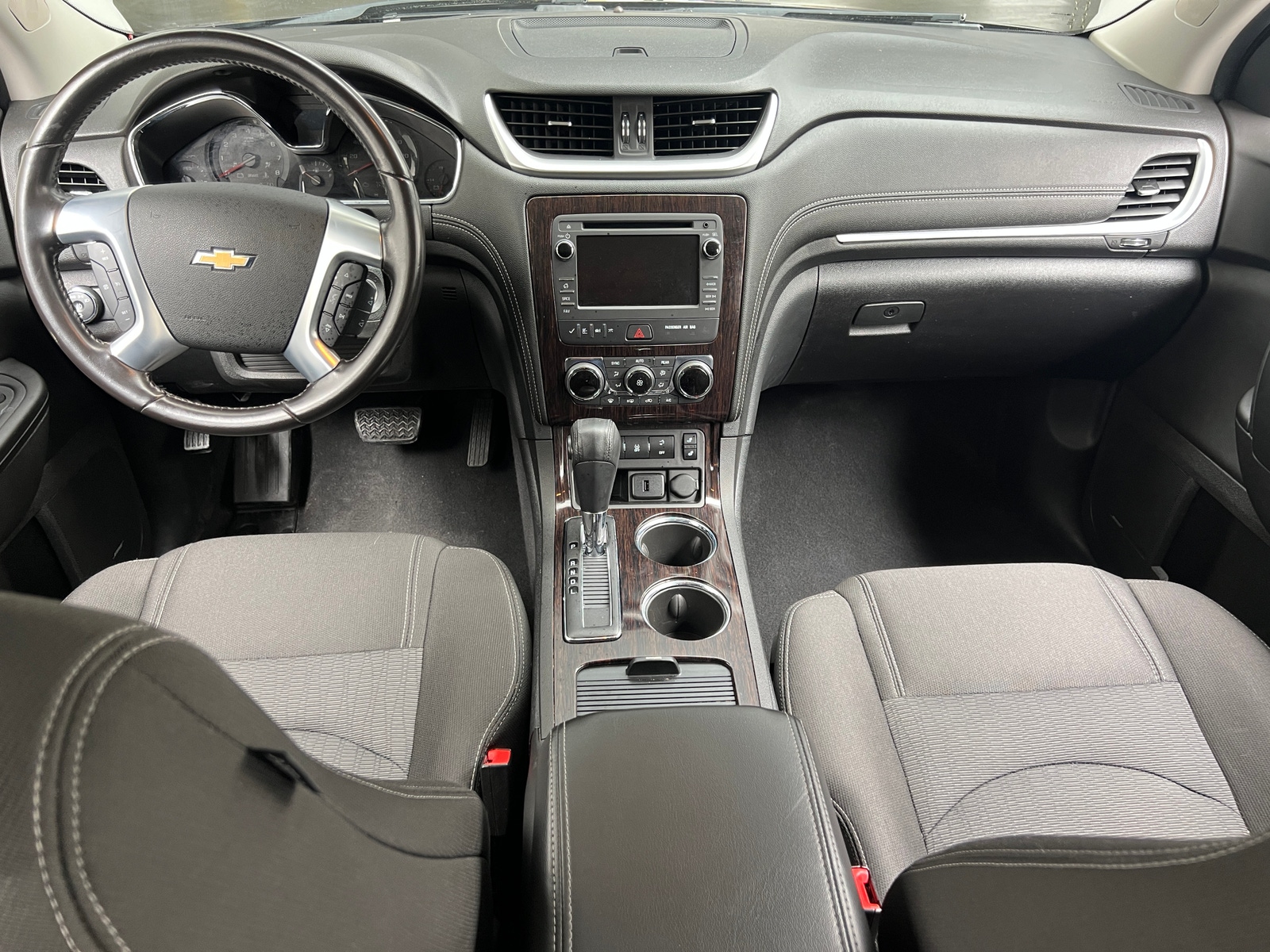 Thumbnail: 2017 Chevrolet Traverse - 3