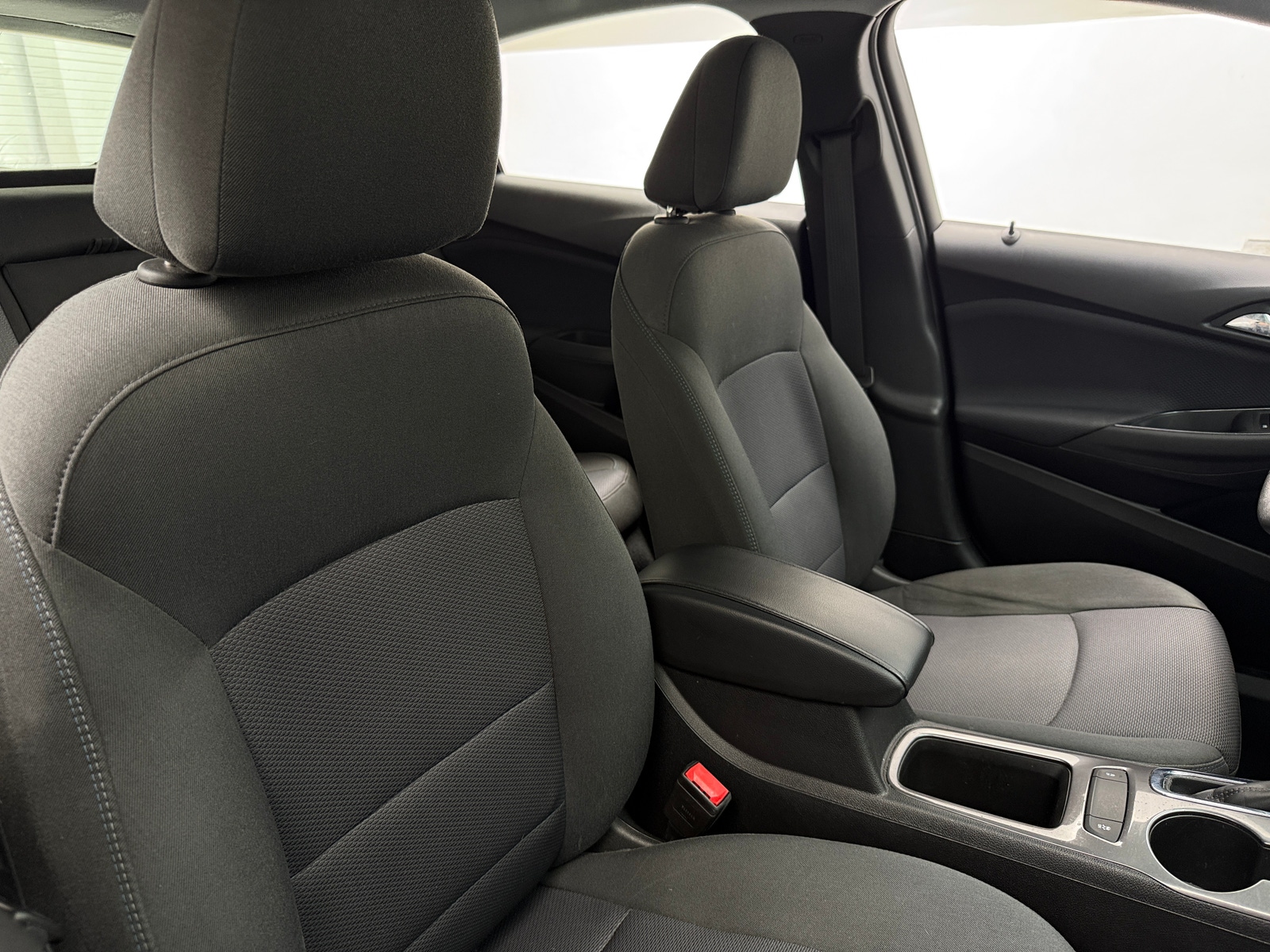 Thumbnail: 2019 Chevrolet Cruze - 2