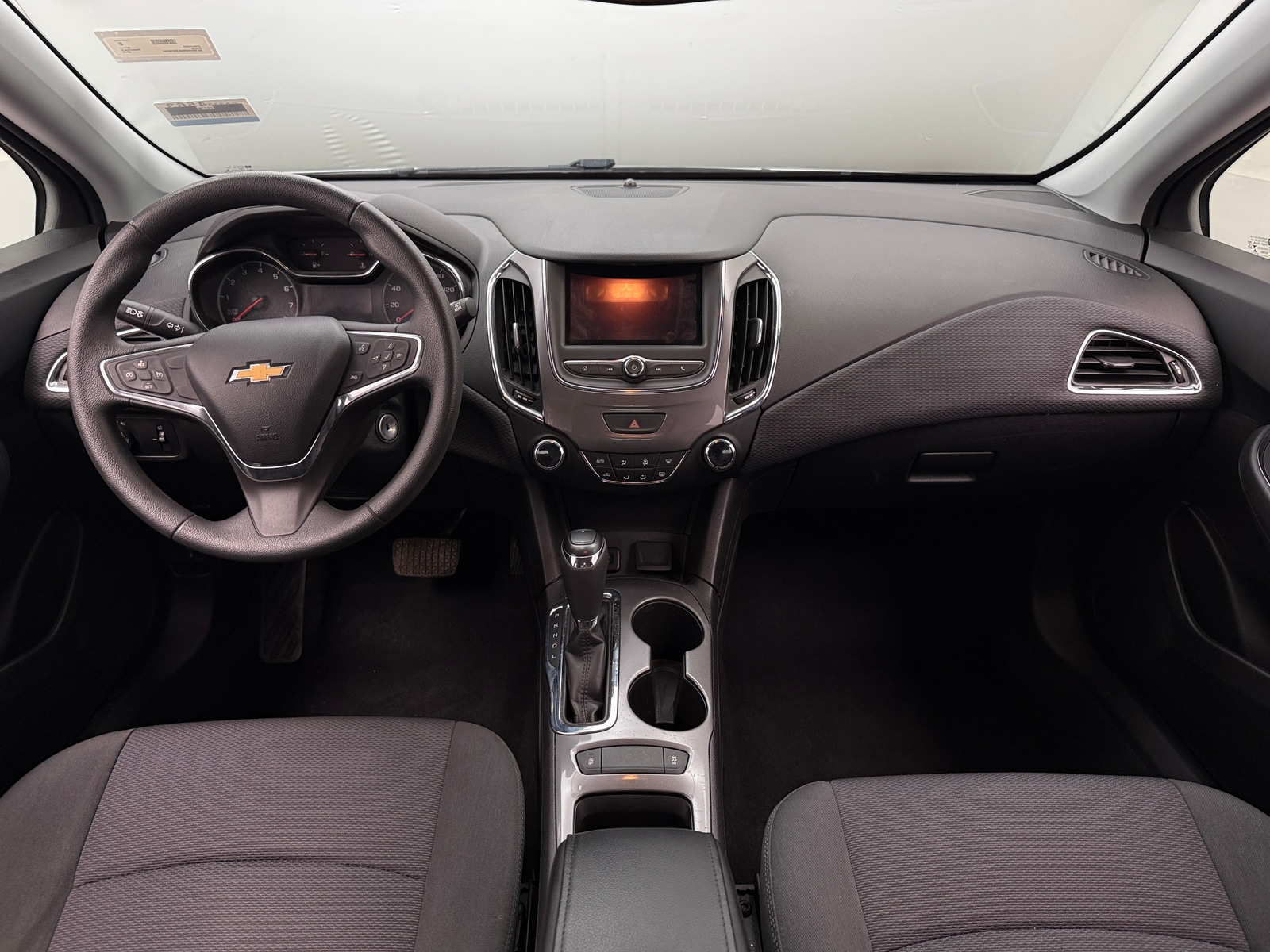 Thumbnail: 2019 Chevrolet Cruze - 3