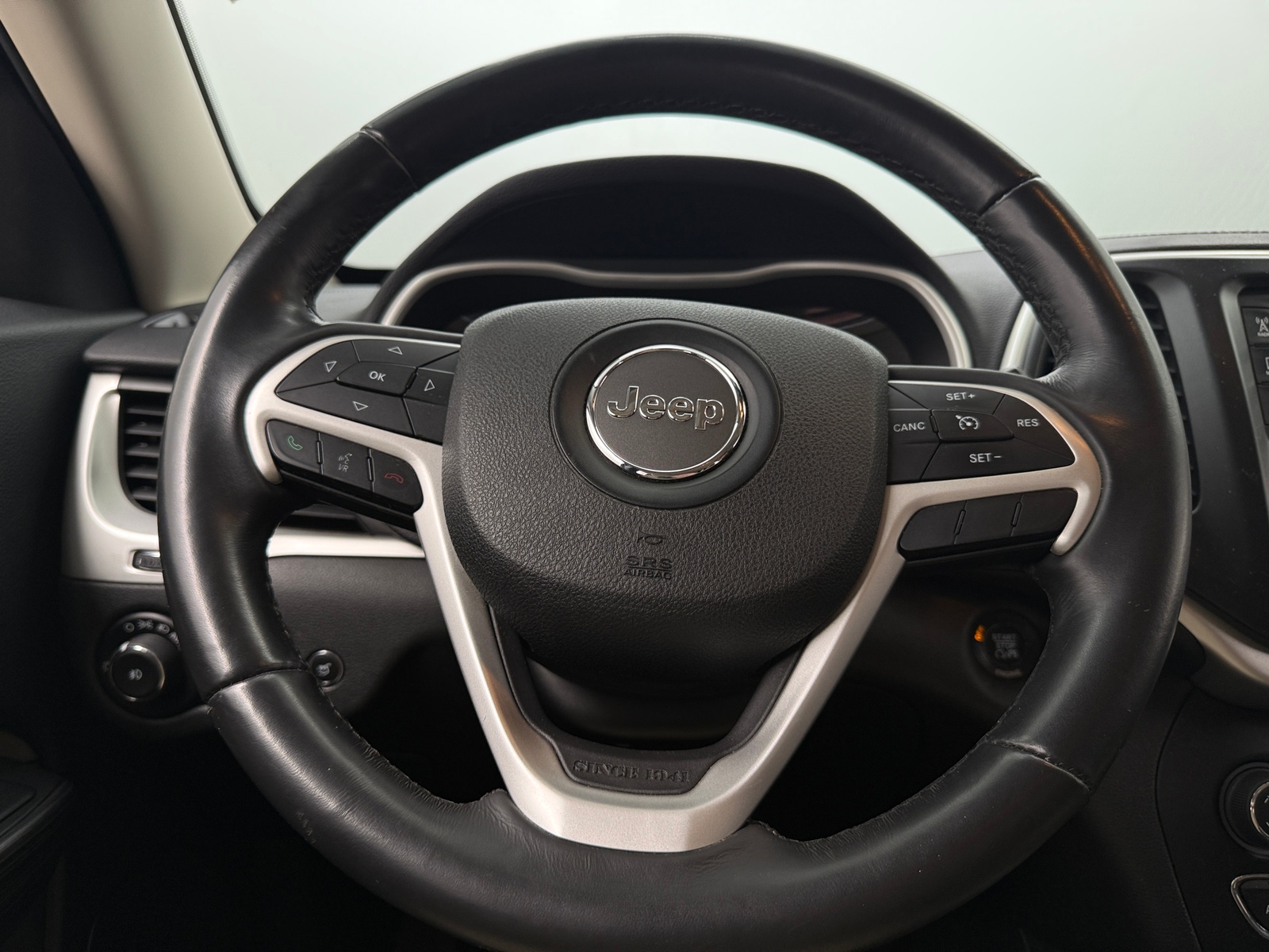 Thumbnail: 2015 Jeep Cherokee - 5