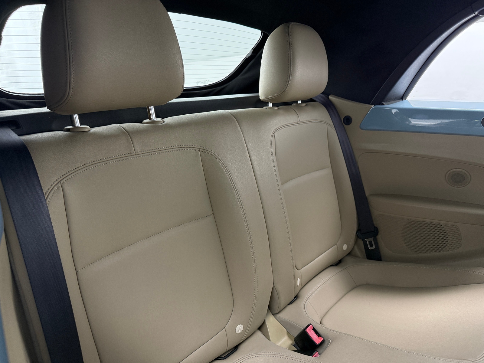 Thumbnail: 2013 Volkswagen Beetle - 4