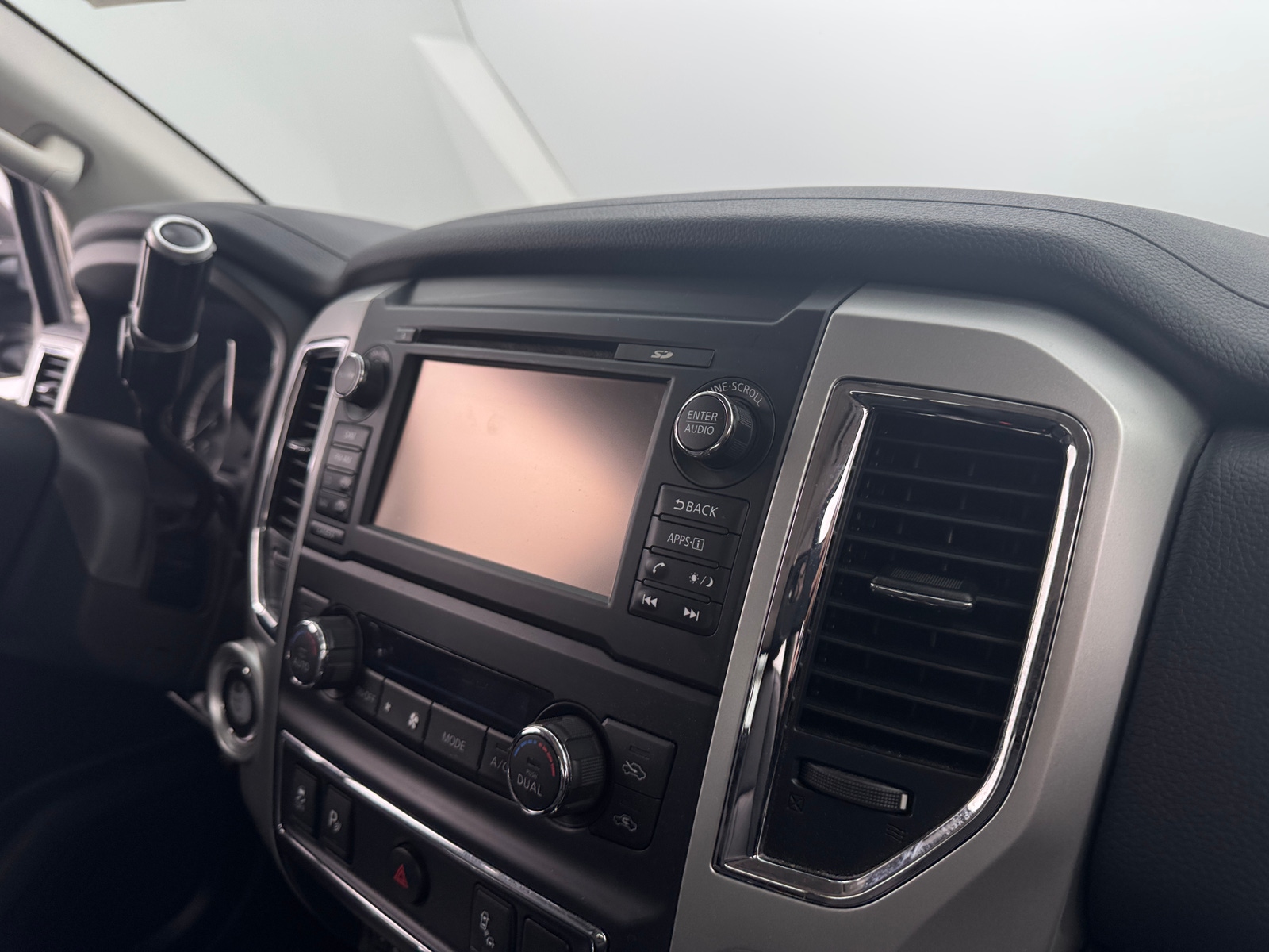 Thumbnail: 2017 Nissan Titan - 3