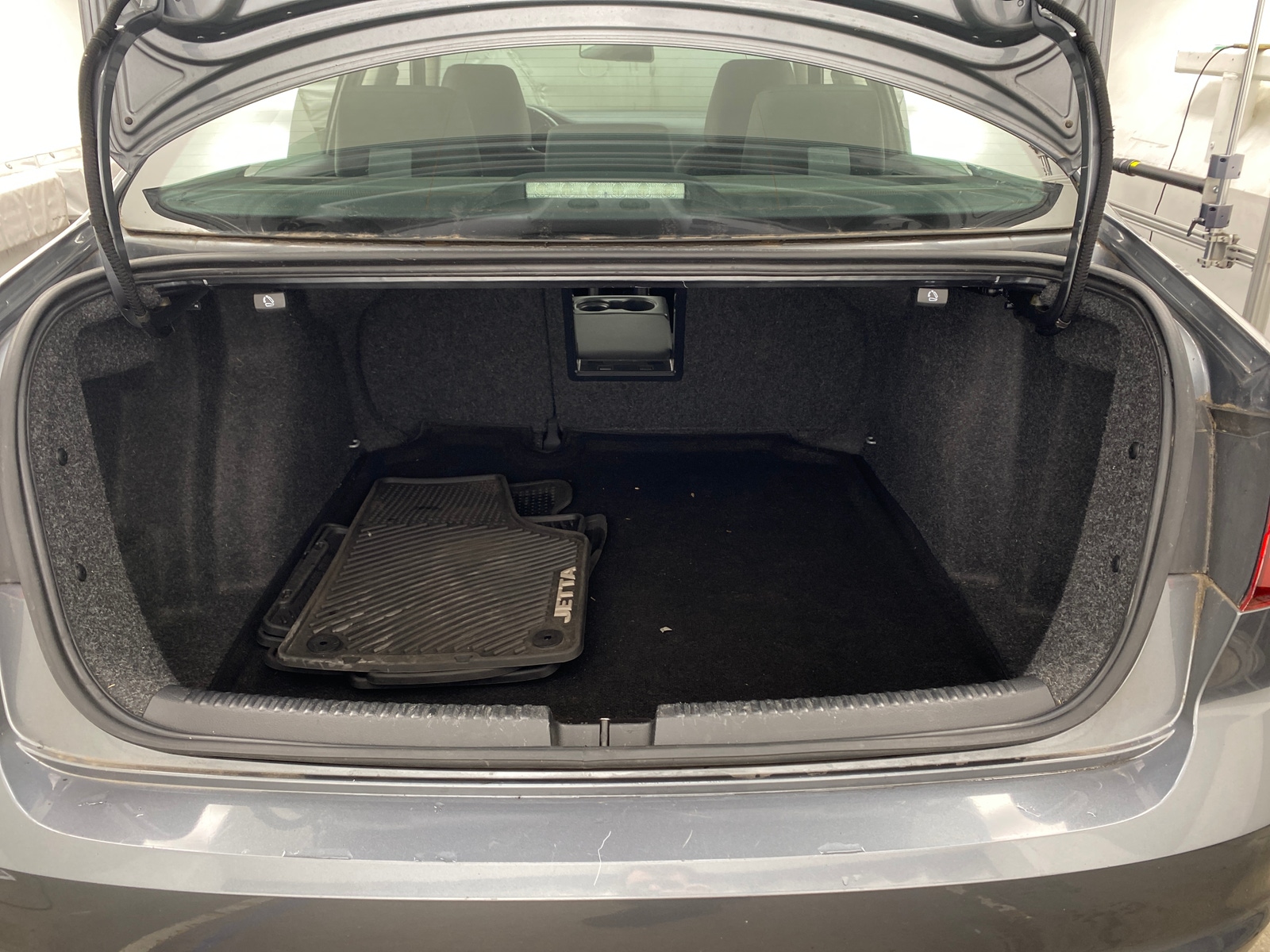 Thumbnail: 2017 Volkswagen Jetta - 6