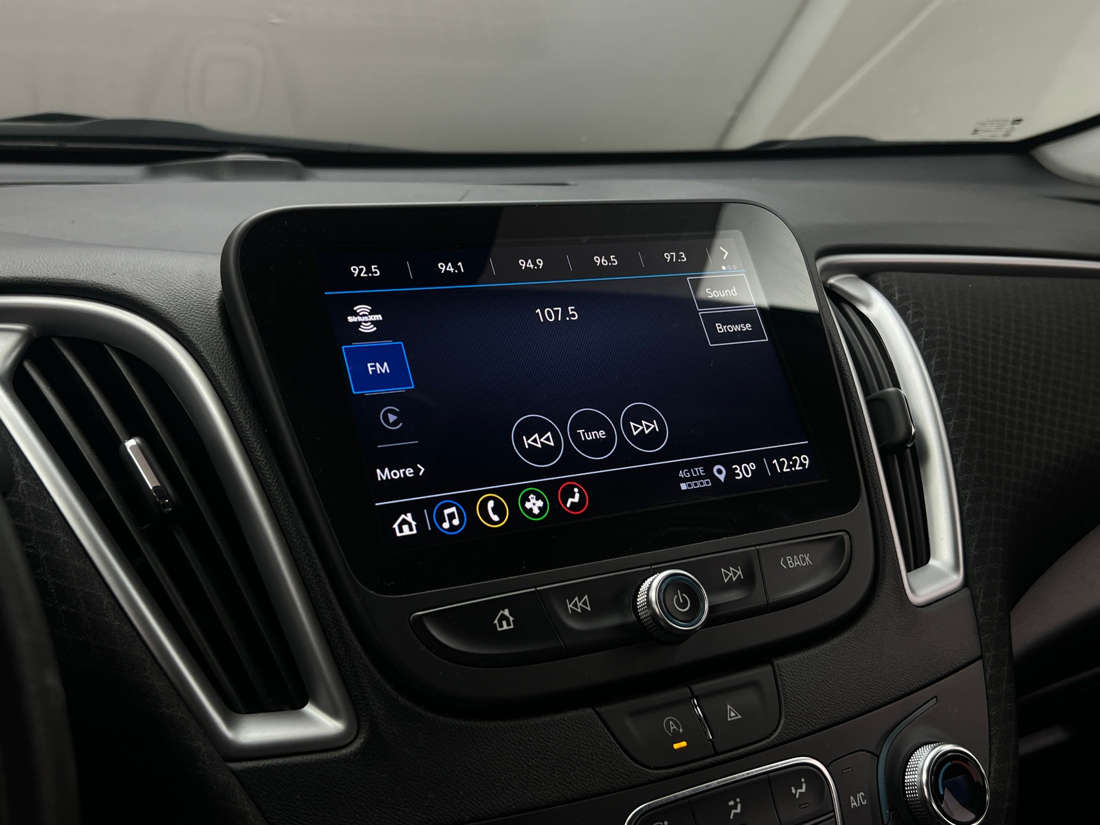 Thumbnail: 2024 Chevrolet Malibu - 4