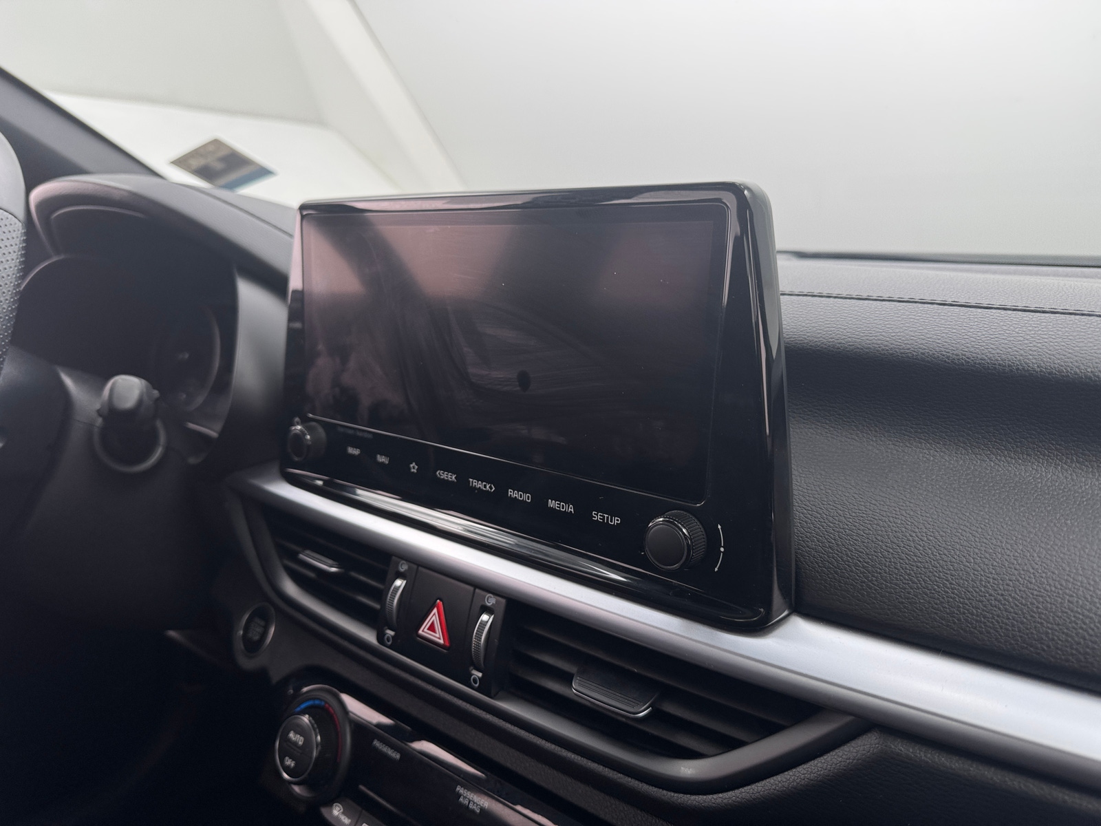 Thumbnail: 2022 Kia Forte - 4