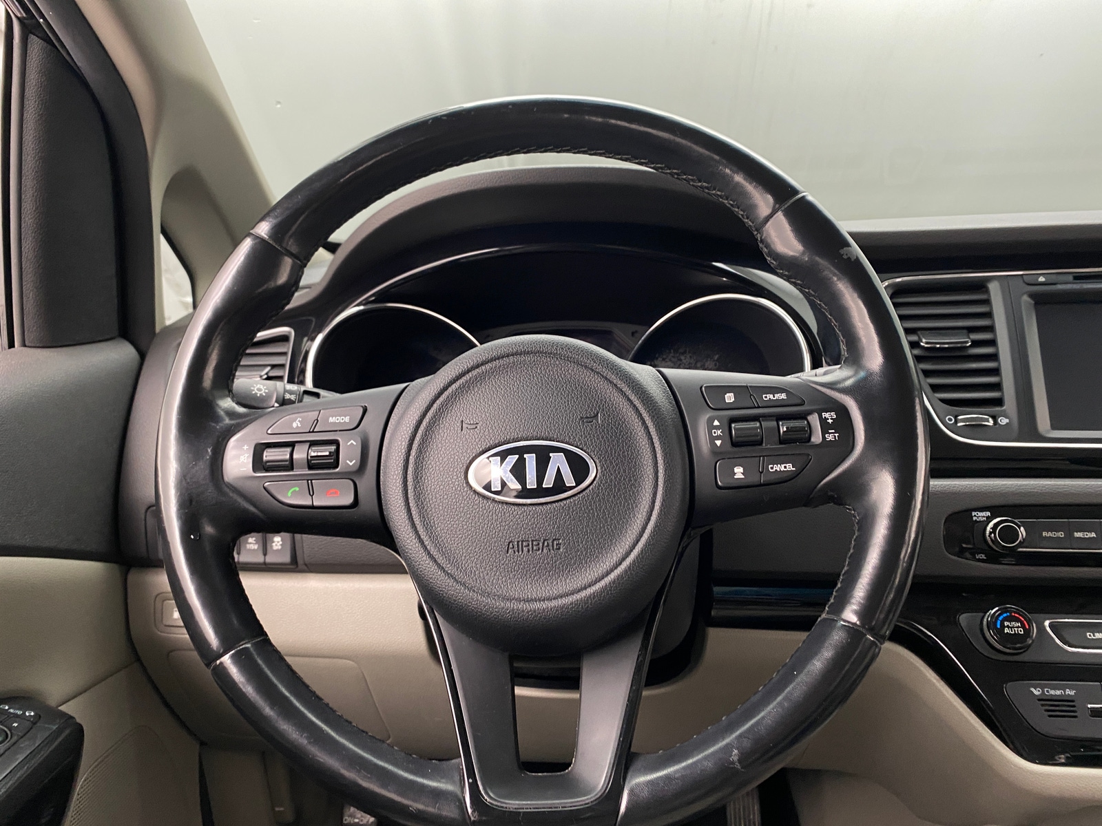 Thumbnail: 2018 Kia Sedona - 4