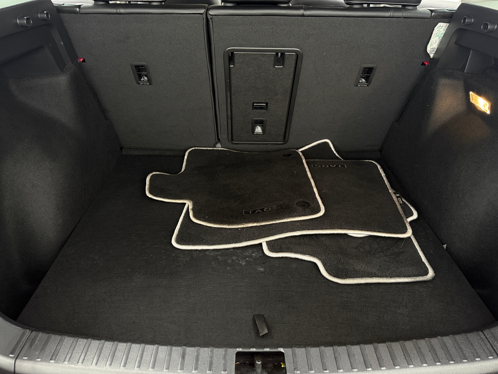 Thumbnail: 2023 Volkswagen Taos - 6