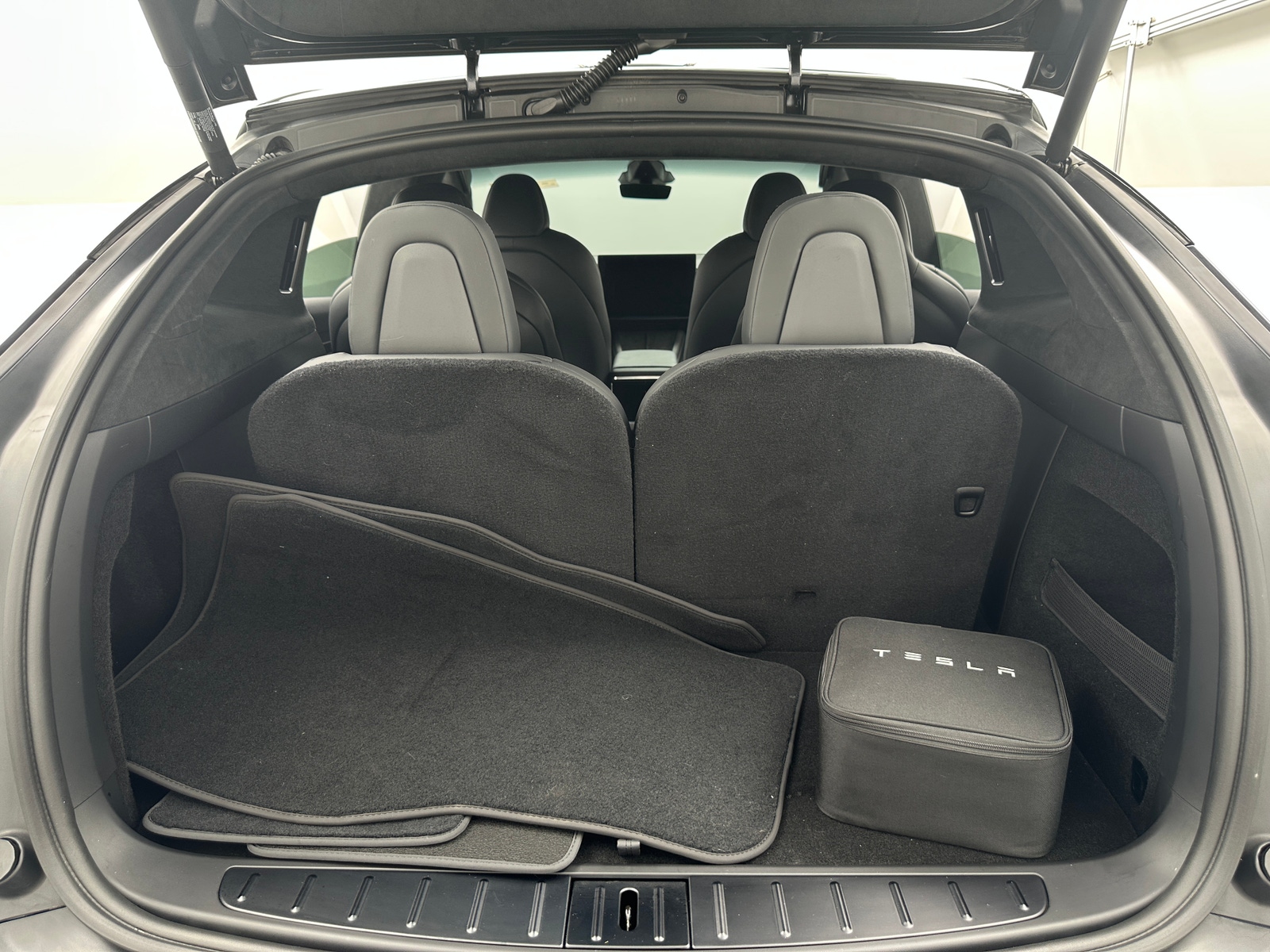 Thumbnail: 2024 Tesla Model X - 6