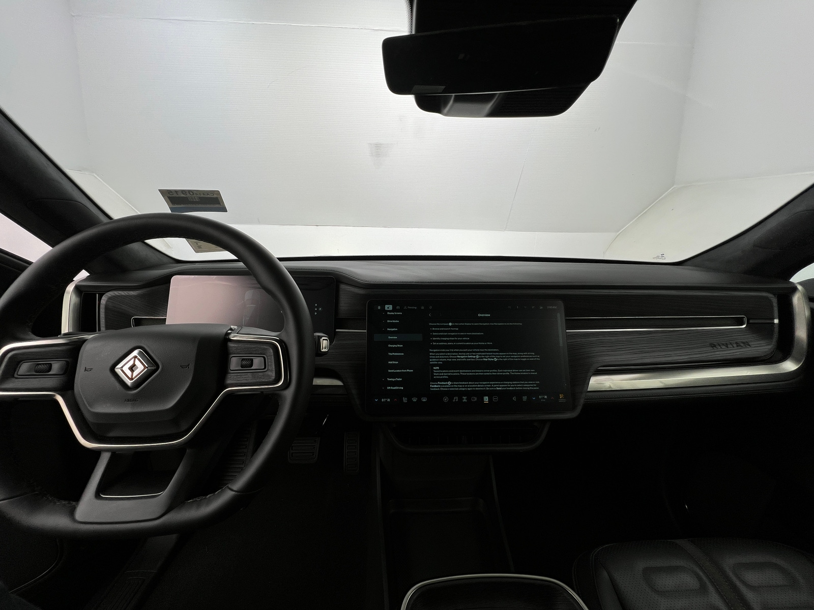 Thumbnail: 2025 Rivian R1S - 2