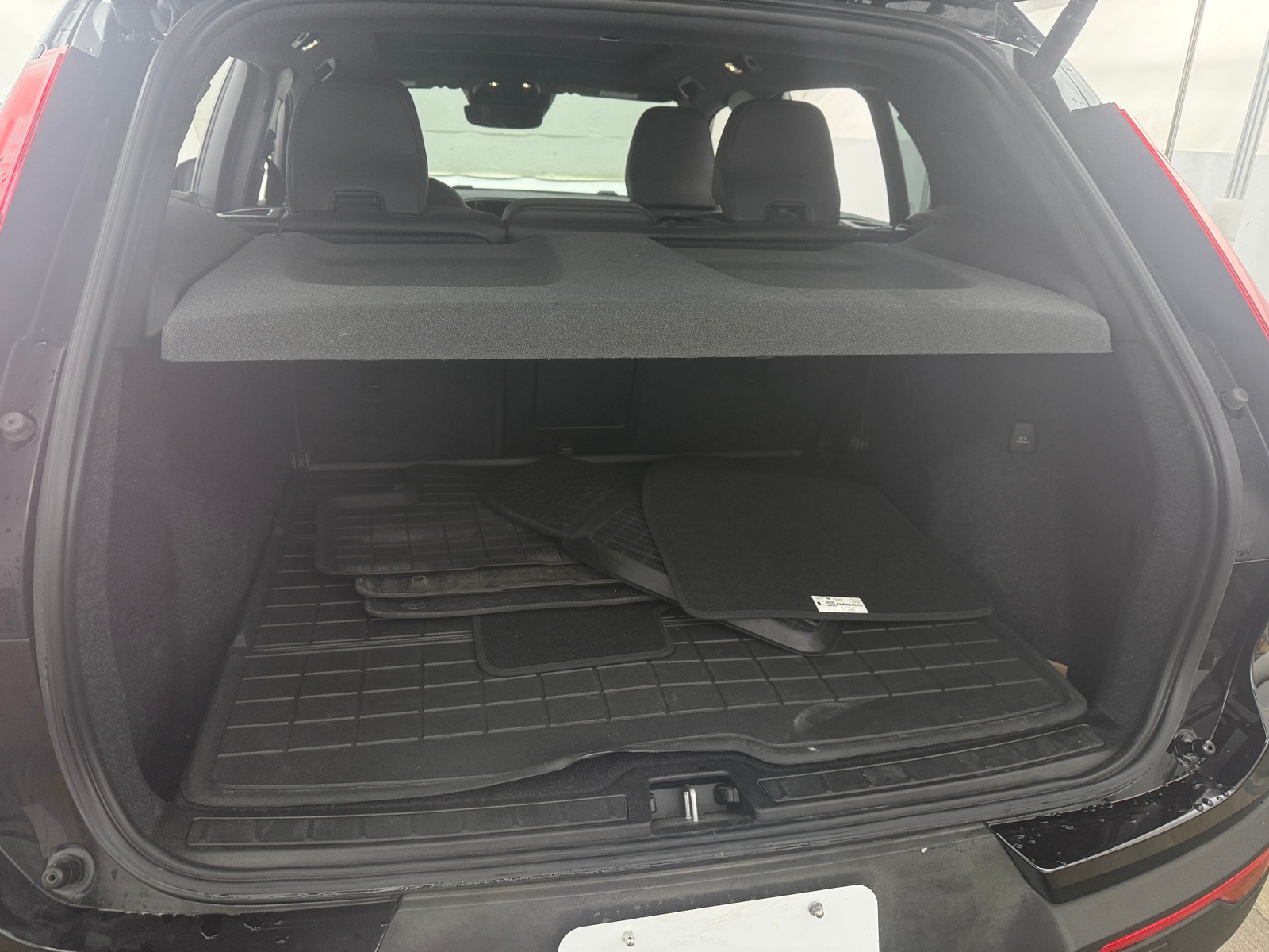 Thumbnail: 2022 Volvo XC40 - 6