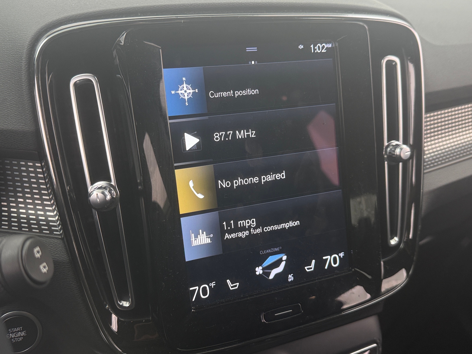 Thumbnail: 2022 Volvo XC40 - 3