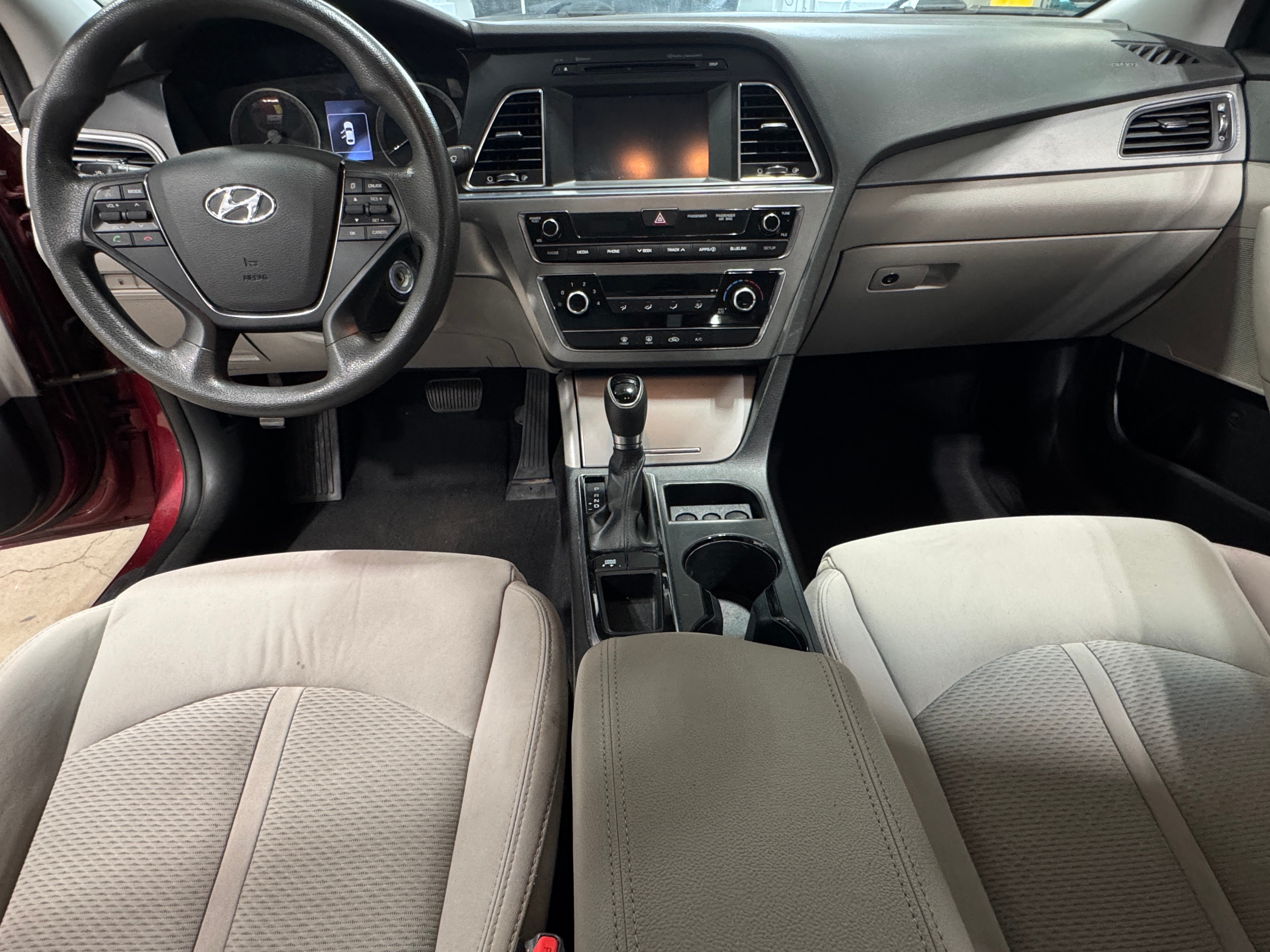 Used 2016 Hyundai Sonata SE with VIN 5NPE24AF8GH323963 for sale in Oak Creek, WI