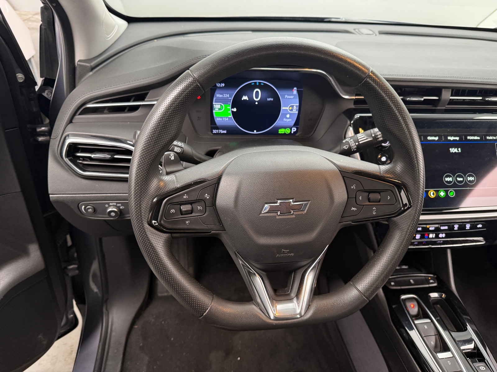 Thumbnail: 2023 Chevrolet Bolt EUV - 5