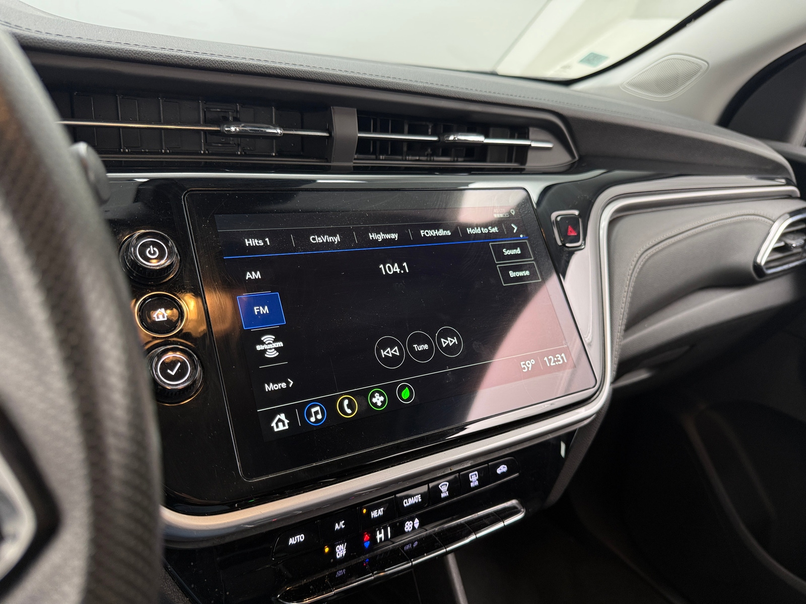 Thumbnail: 2023 Chevrolet Bolt EUV - 4