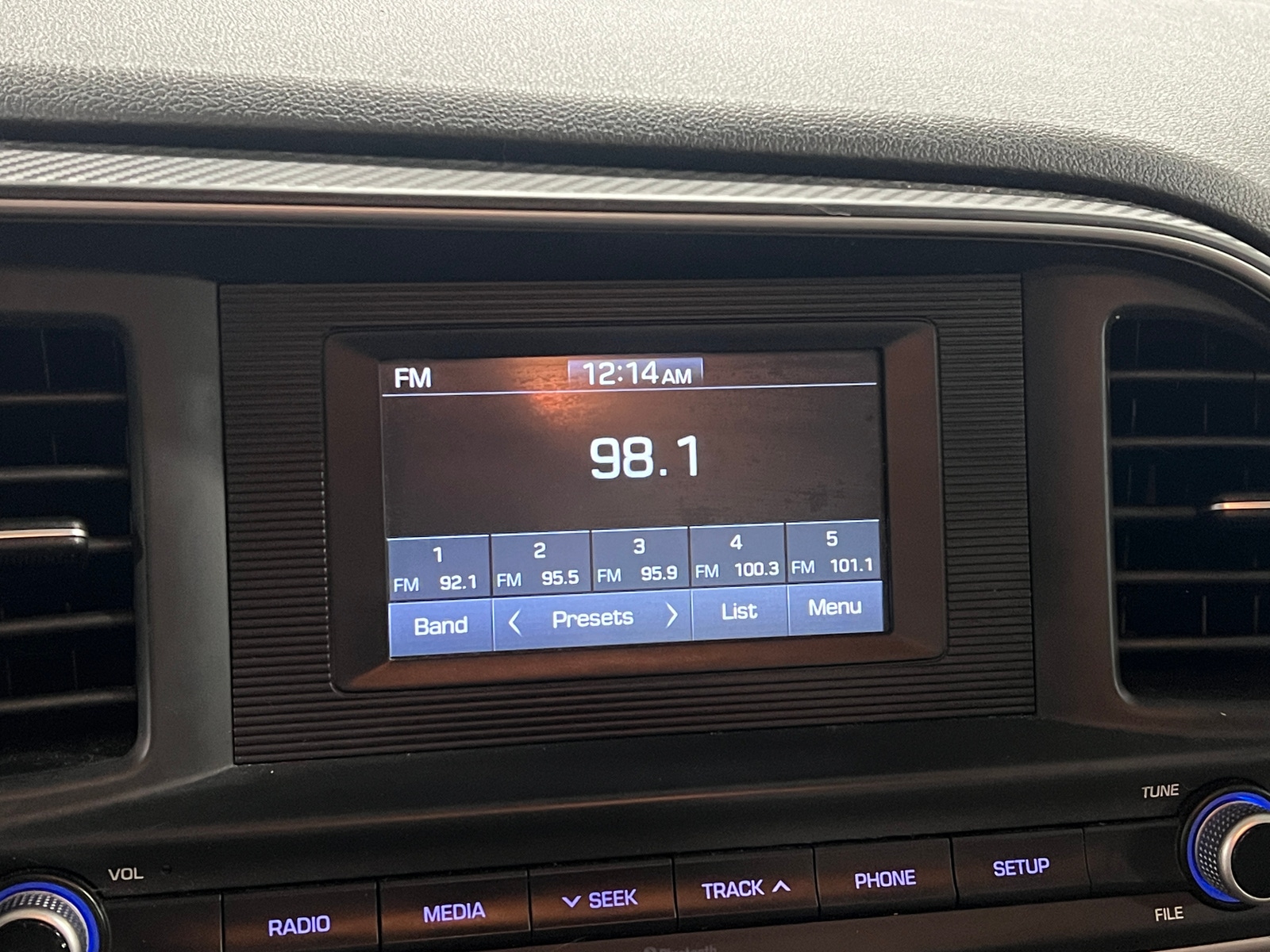 Thumbnail: 2019 Hyundai Elantra - 4