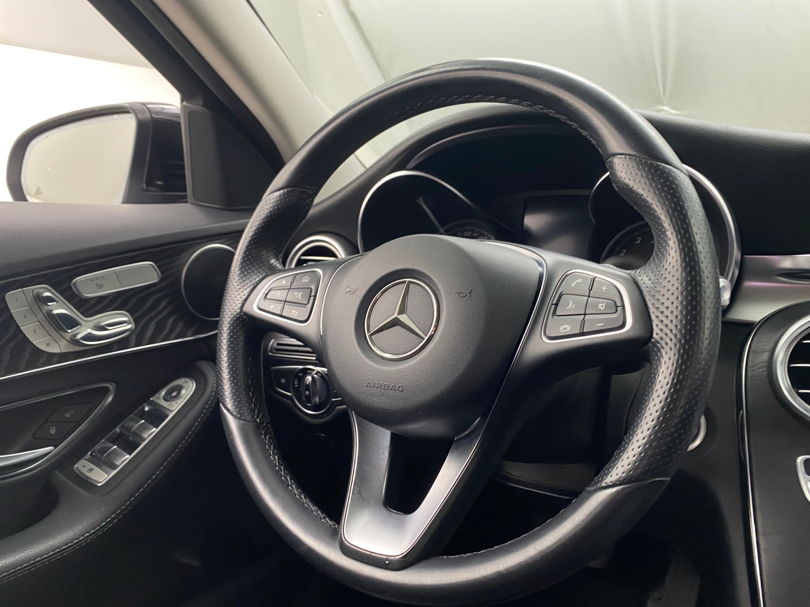 Thumbnail: 2017 Mercedes-Benz C-Class - 4