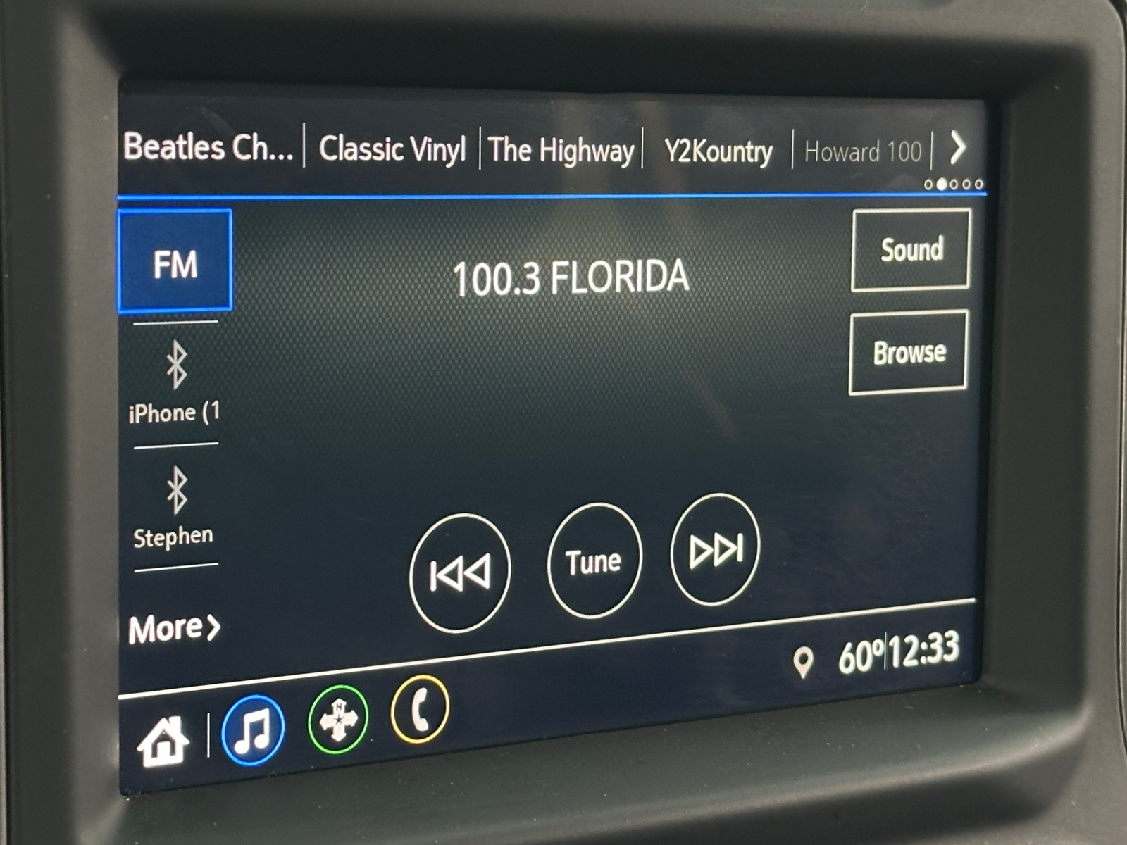 Thumbnail: 2021 Chevrolet Silverado 1500 - 4