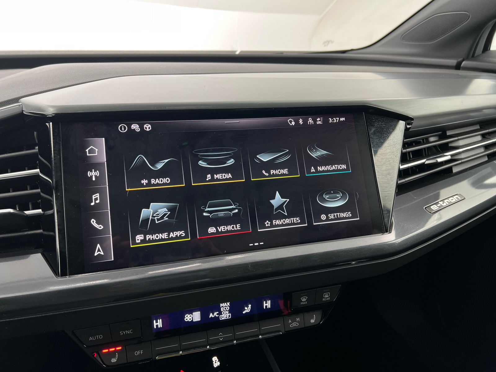 Thumbnail: 2025 Audi Q4 e-tron - 3