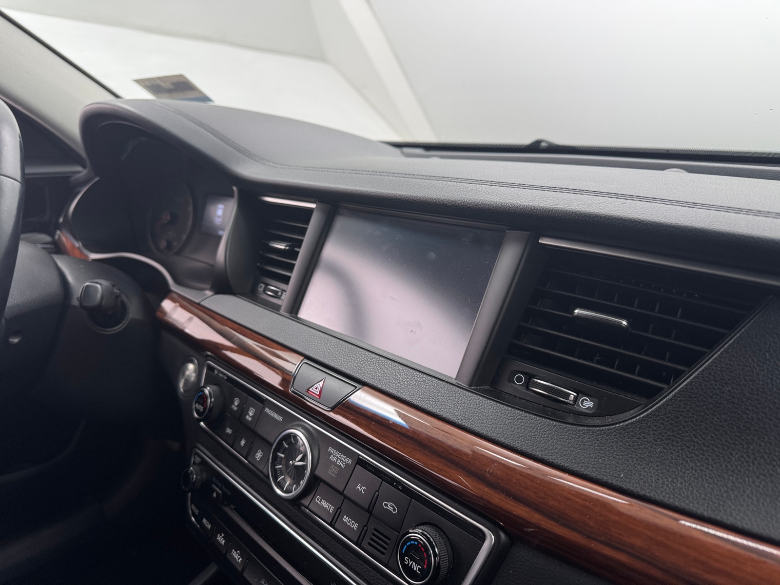 Thumbnail: 2018 Kia Cadenza - 3