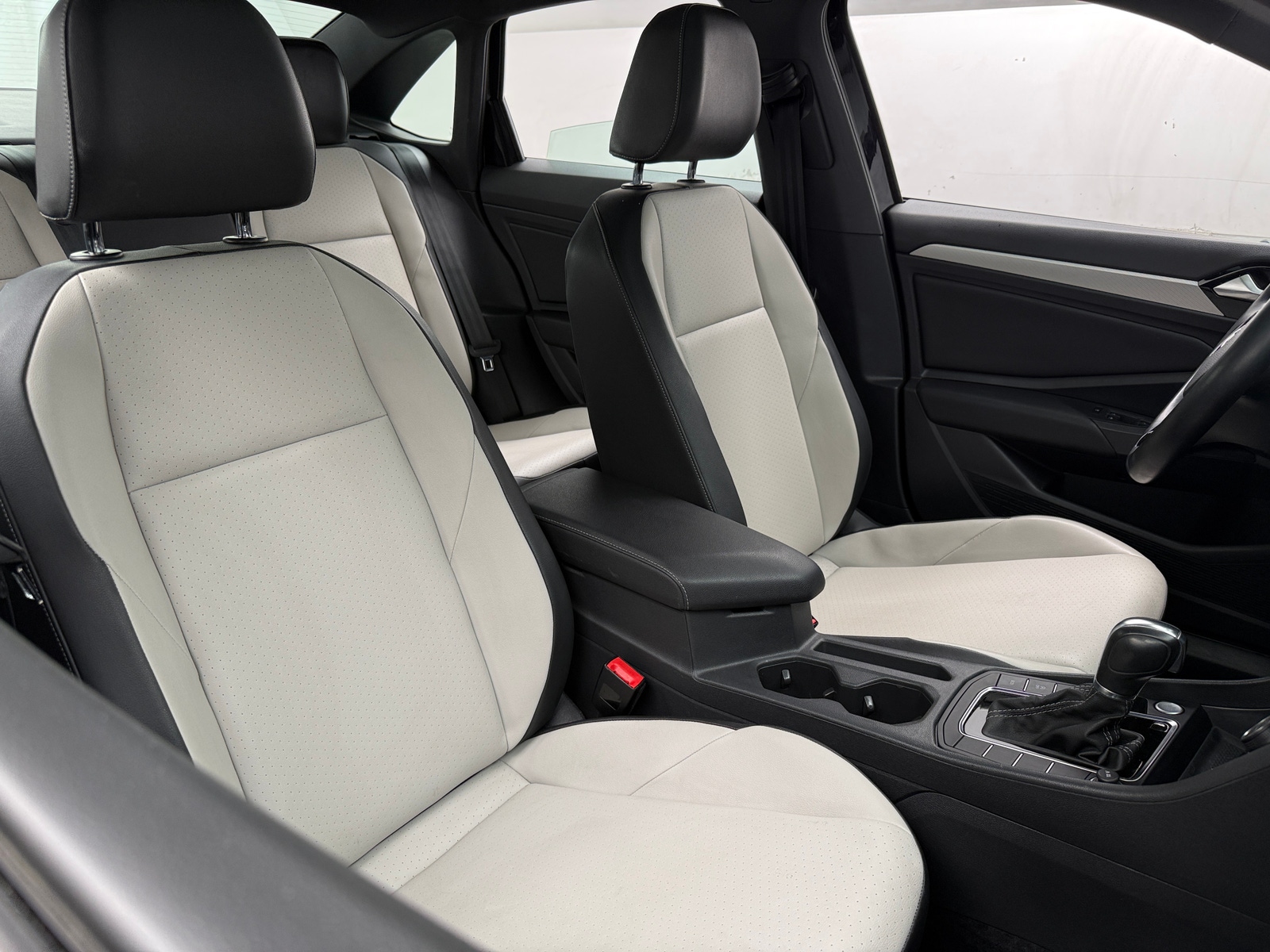 Thumbnail: 2019 Volkswagen Jetta - 2