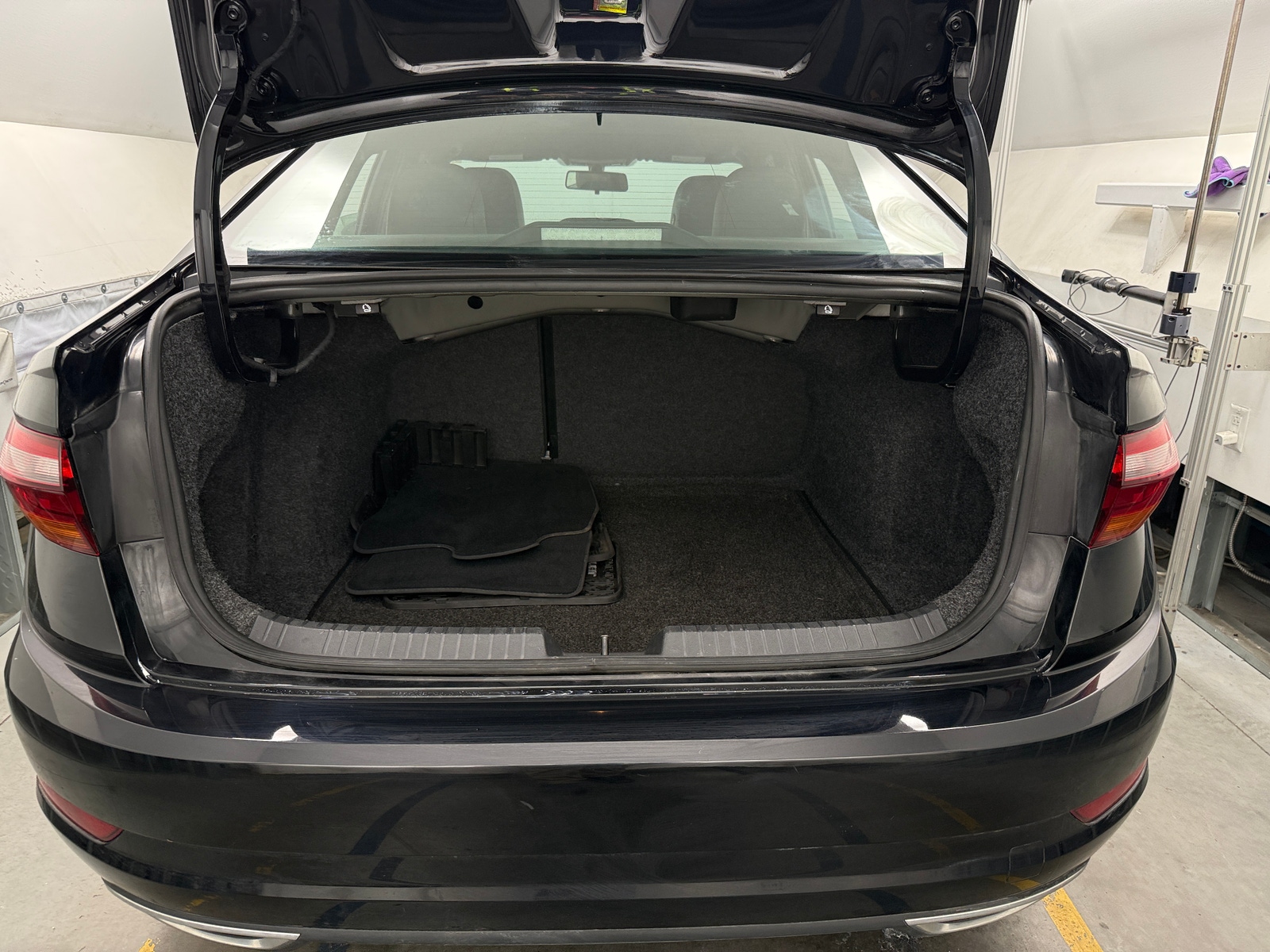 Thumbnail: 2019 Volkswagen Jetta - 7