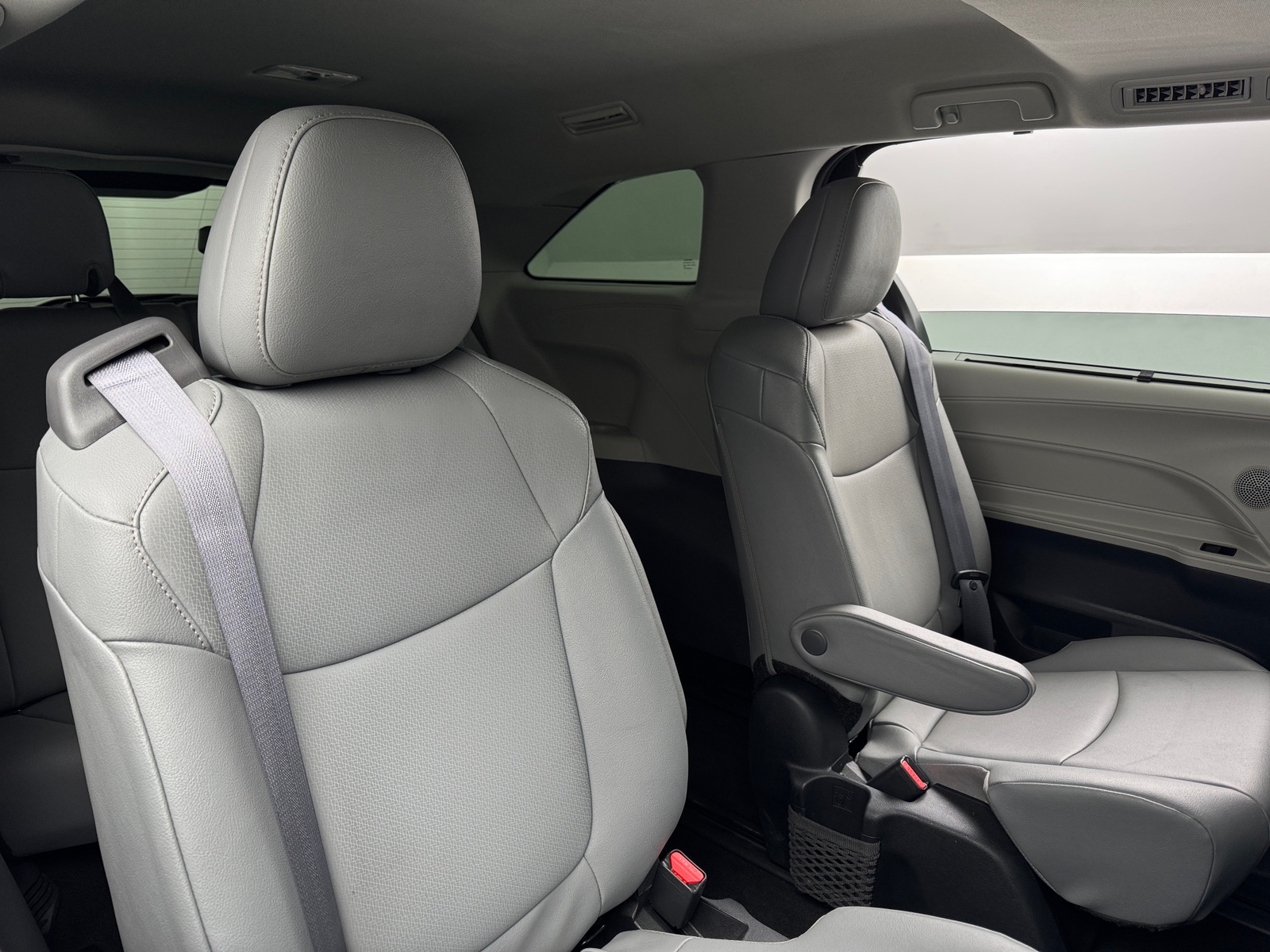 Thumbnail: 2023 Toyota Sienna - 5