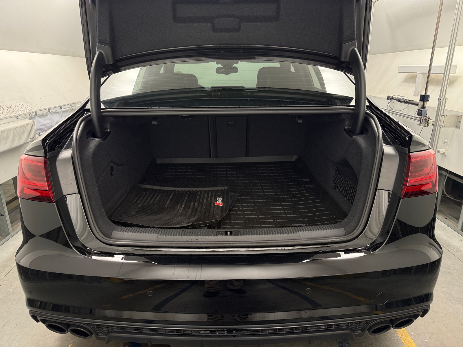 Thumbnail: 2018 Audi S6 - 6