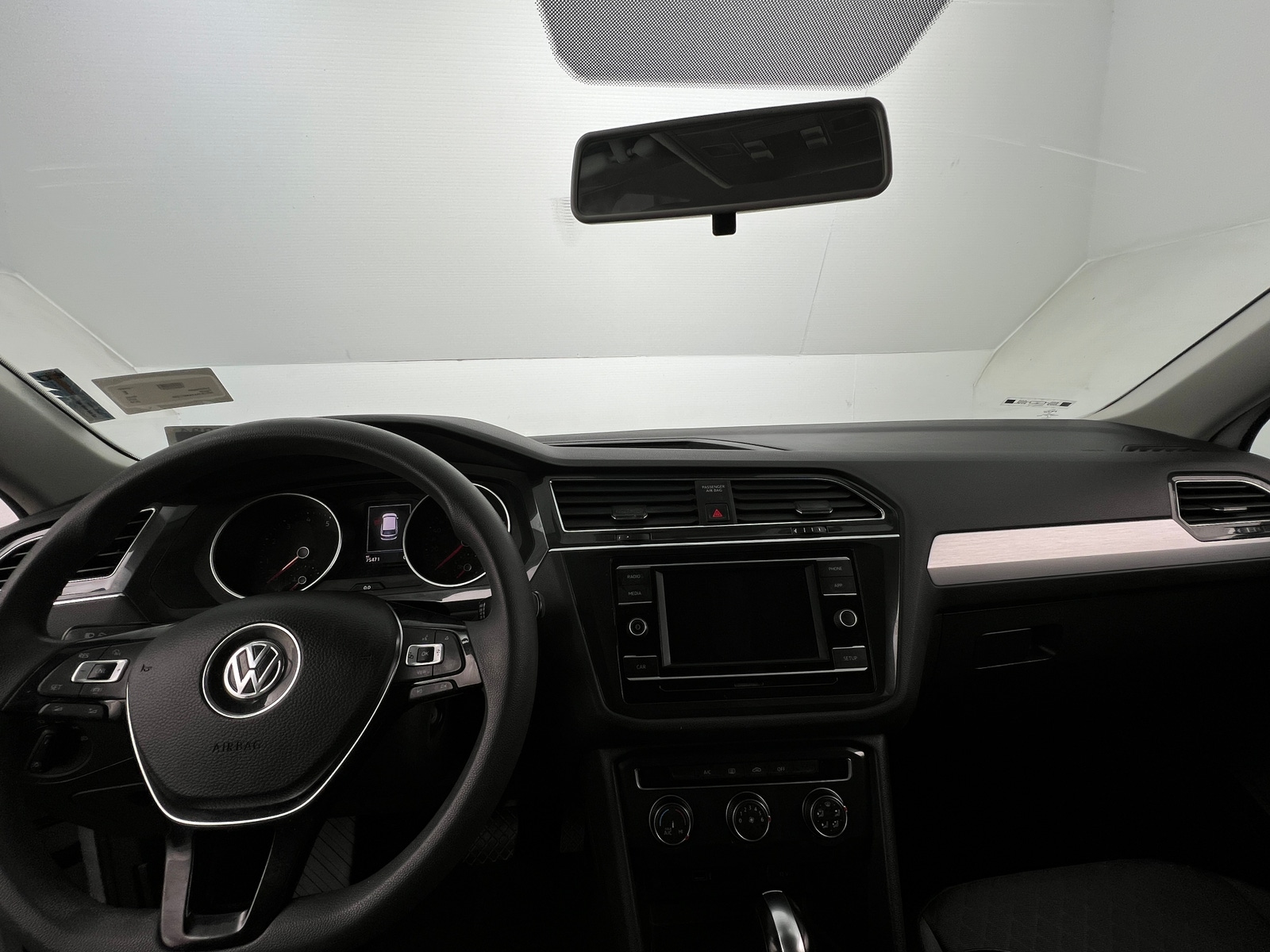 Thumbnail: 2019 Volkswagen Tiguan - 3