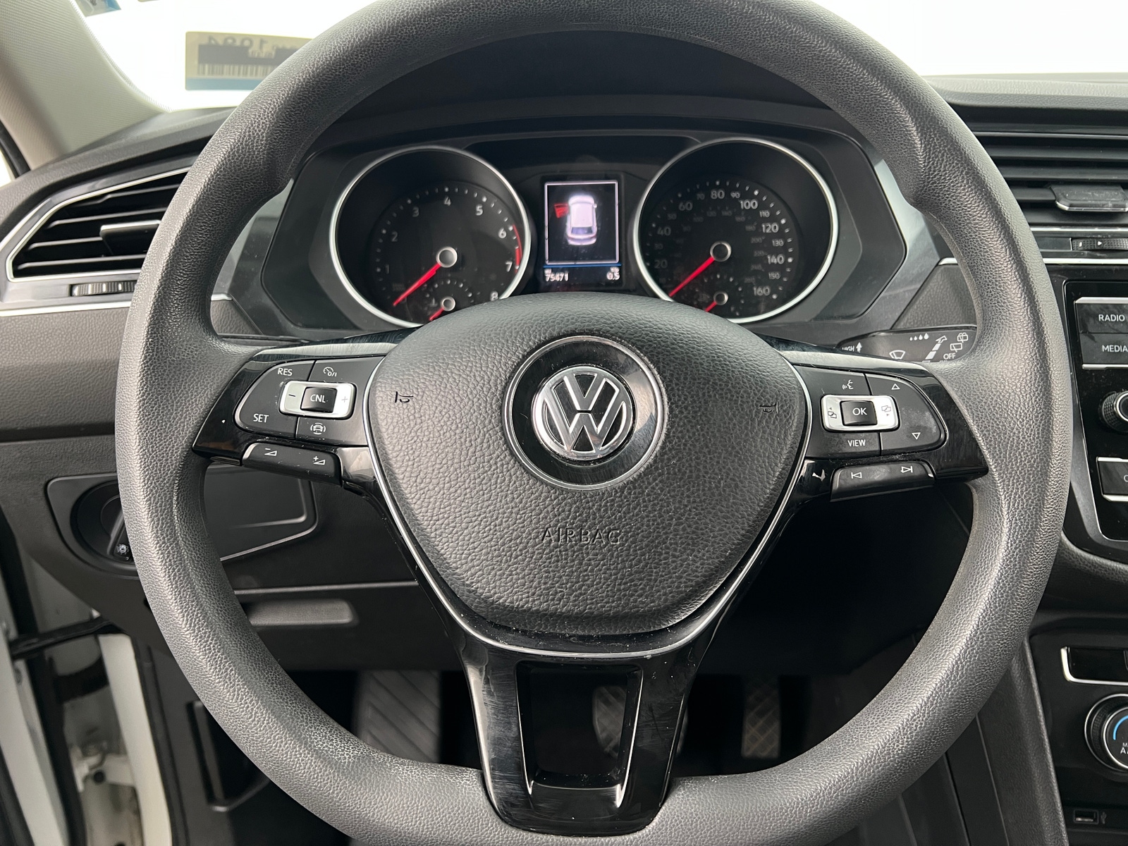 Thumbnail: 2019 Volkswagen Tiguan - 5