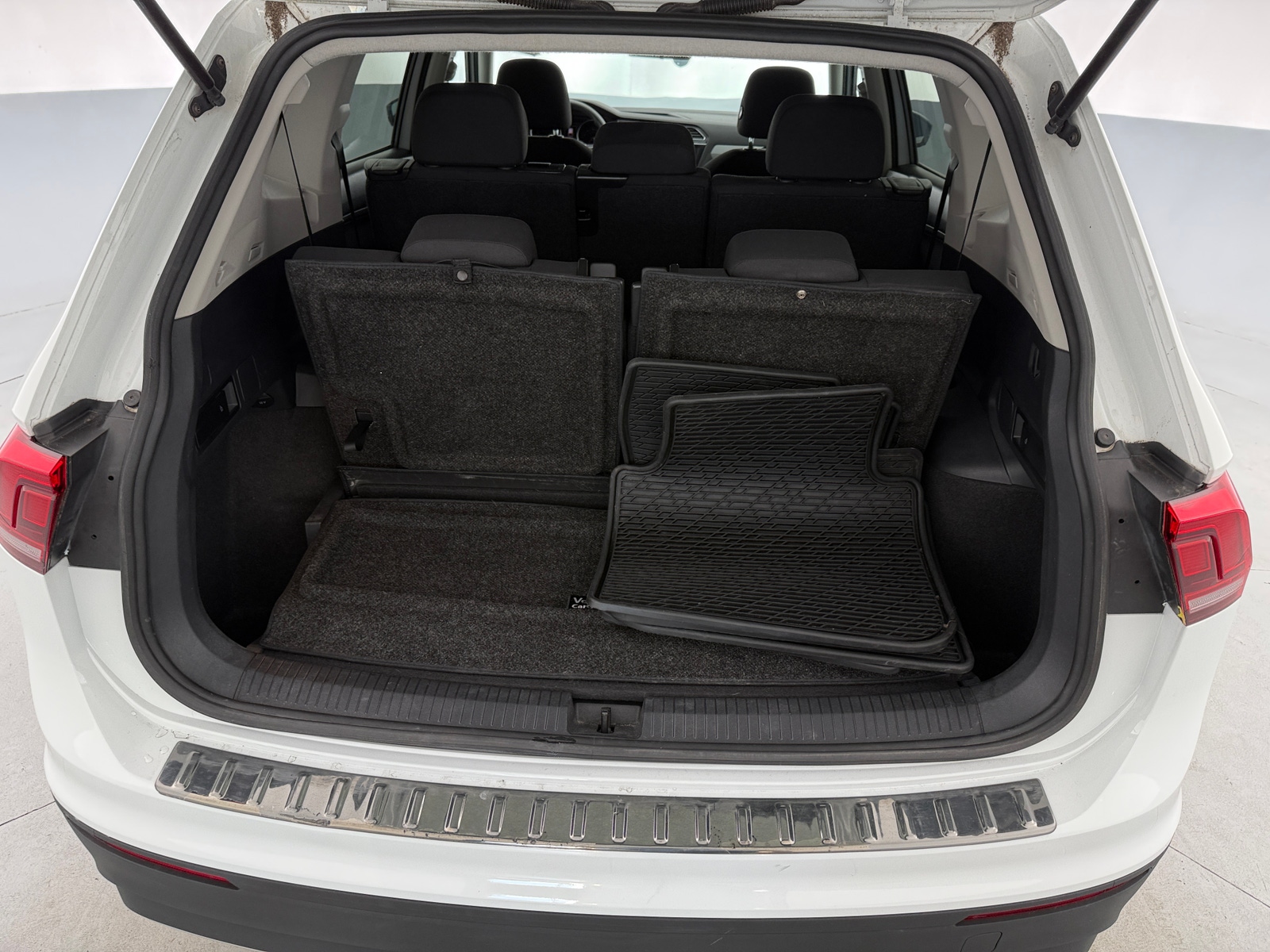 Thumbnail: 2019 Volkswagen Tiguan - 7