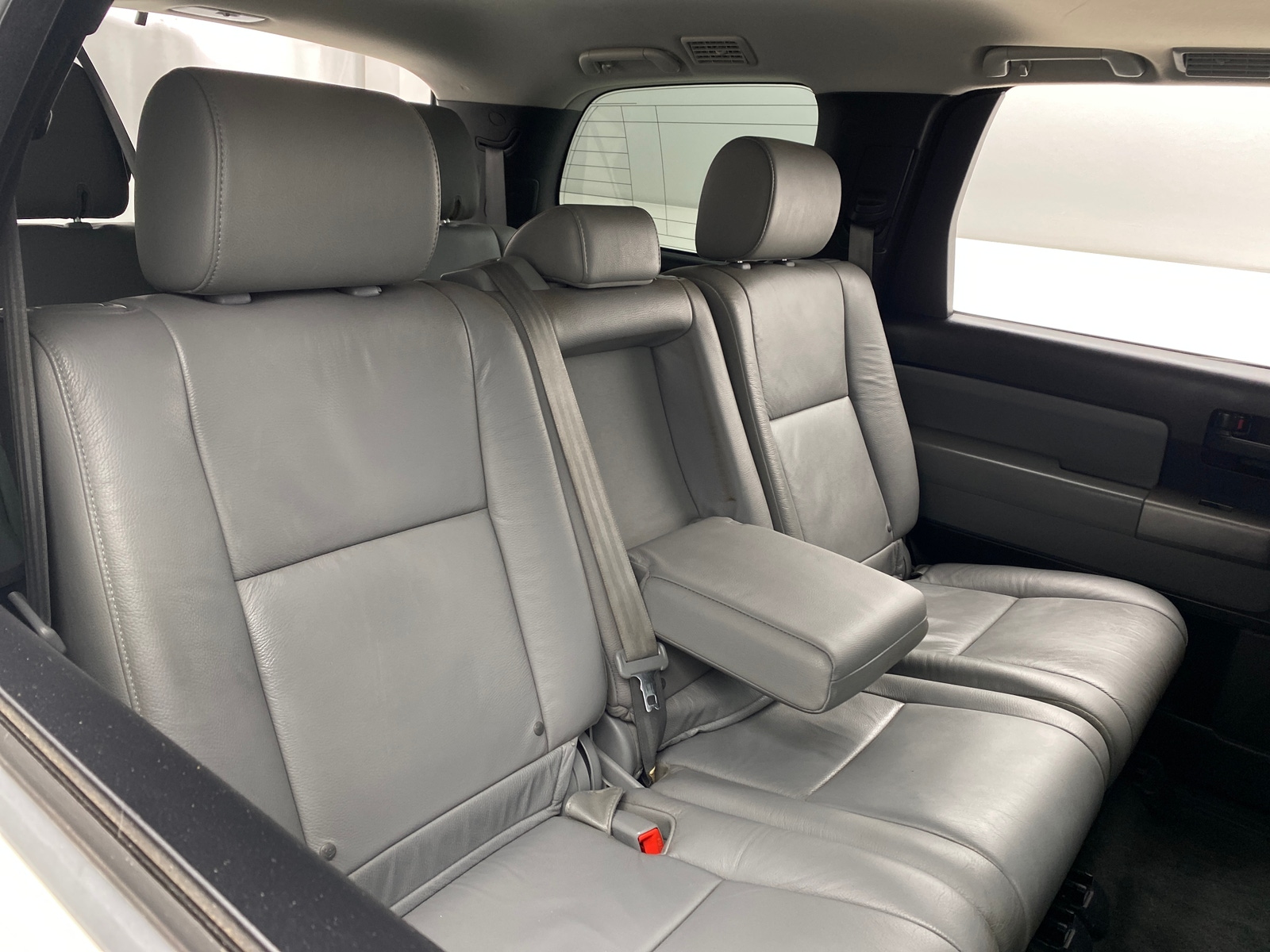 Thumbnail: 2016 Toyota Sequoia - 6