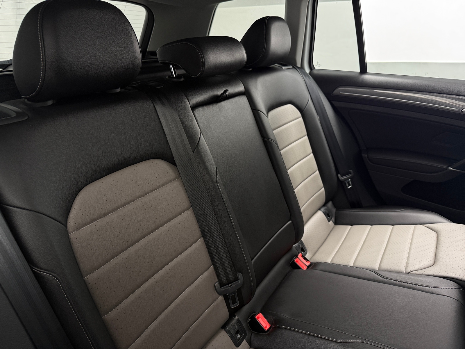 Thumbnail: 2017 Volkswagen Golf - 5